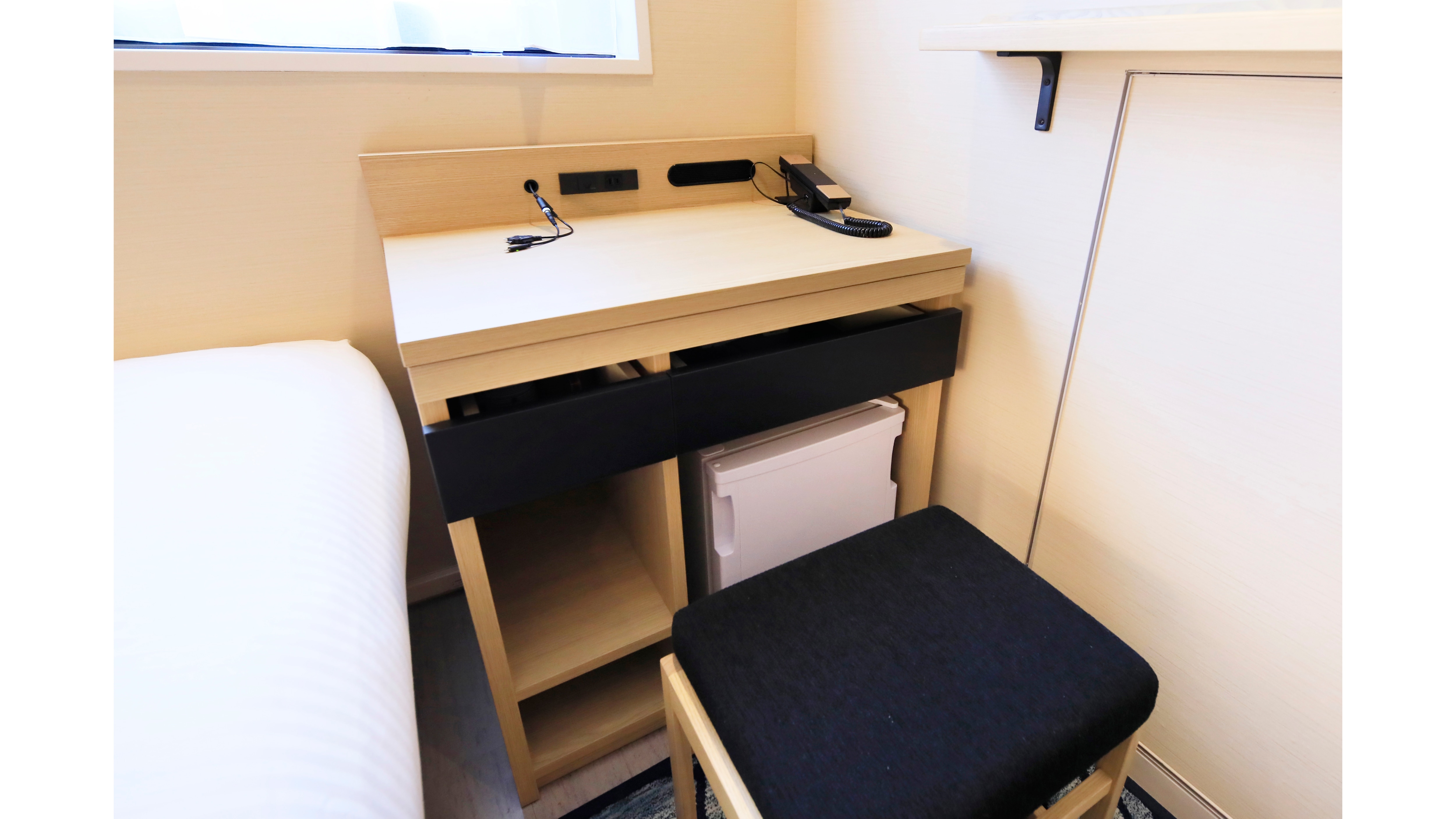 Room desk