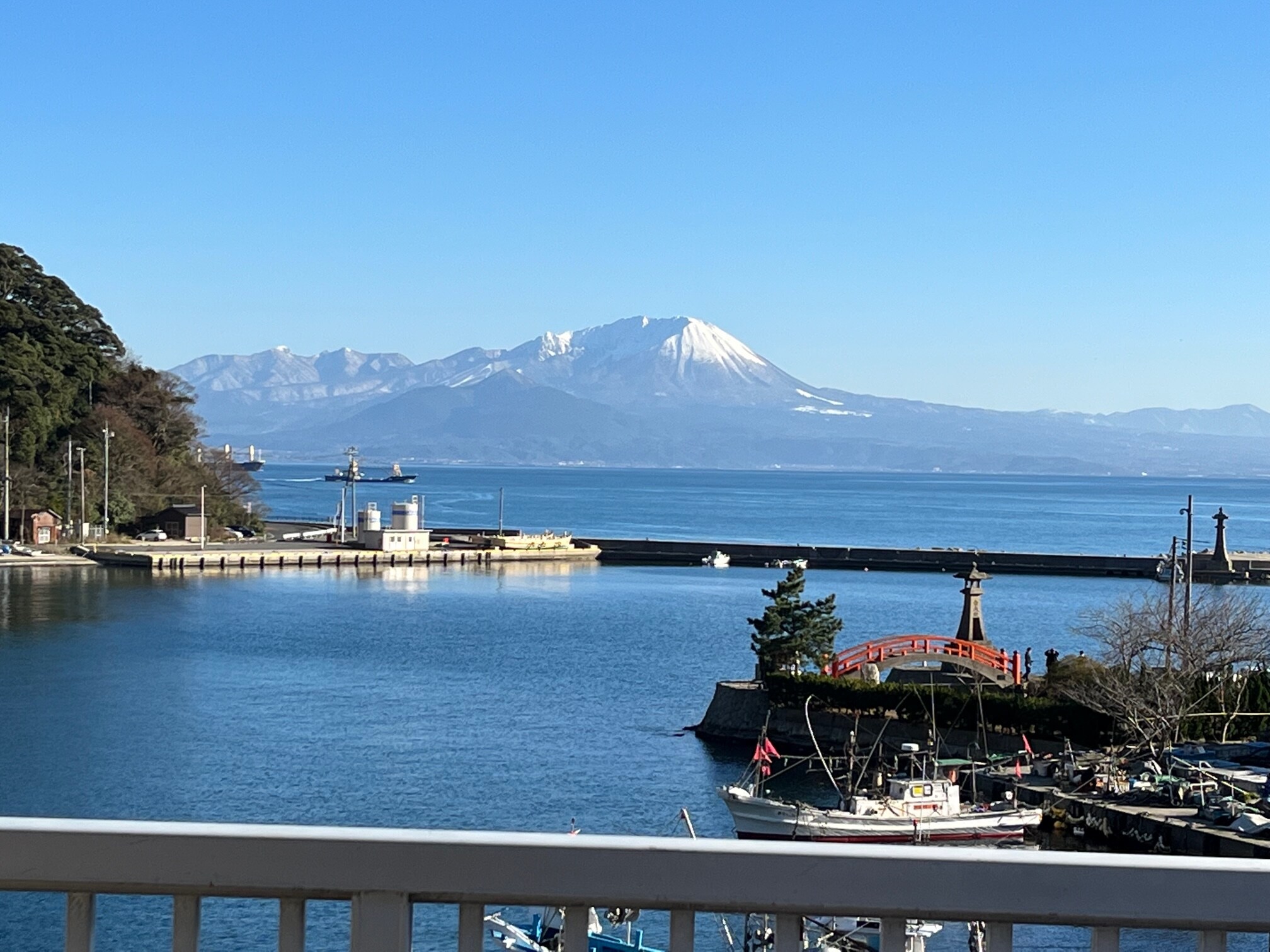 From a Japanese-style room facing the sea
