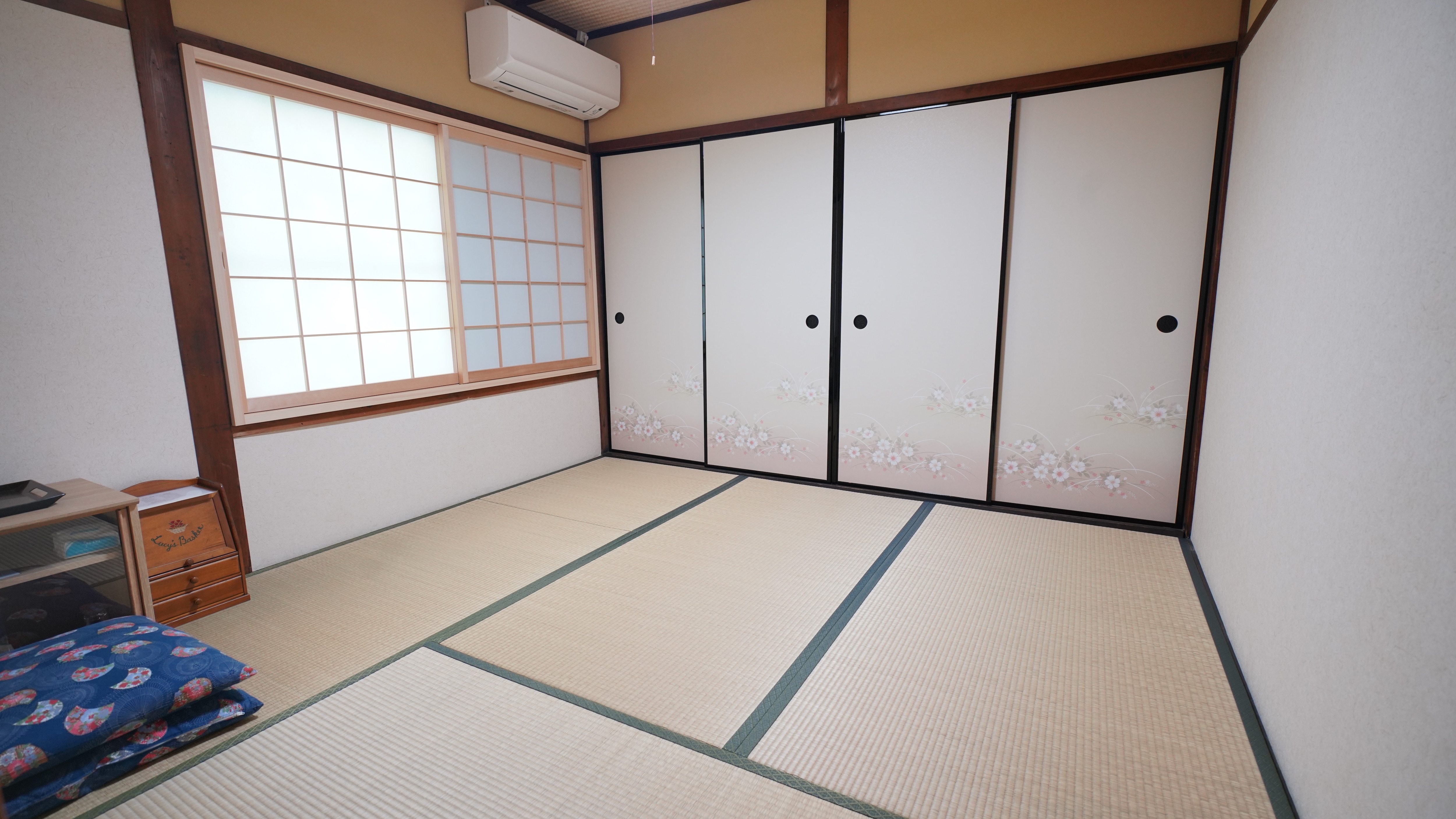 Lantai dua, kamar double bergaya Jepang