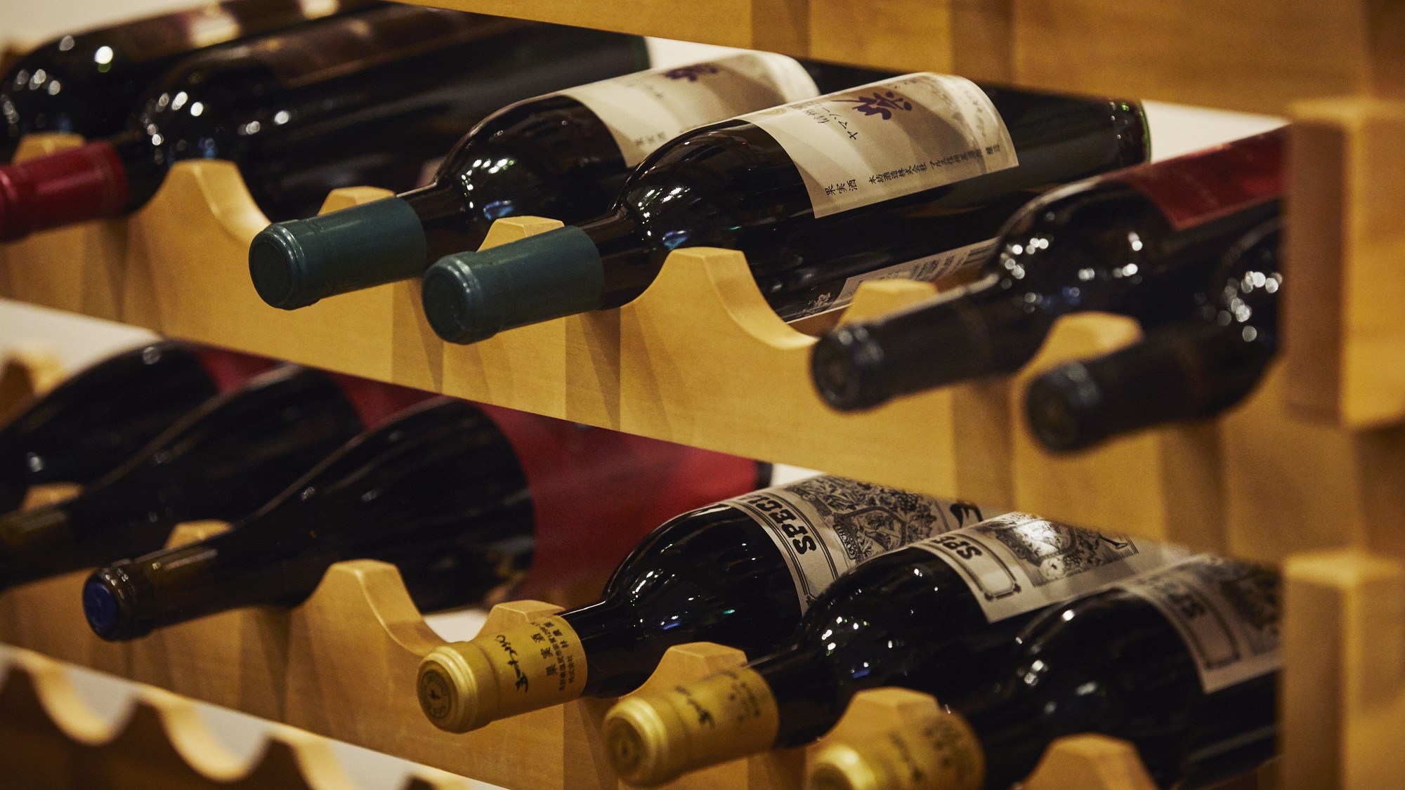 NAGANO WINE ◆ เรามีห้องเก็บไวน์ที่ทางเข้าปาร์ตี้