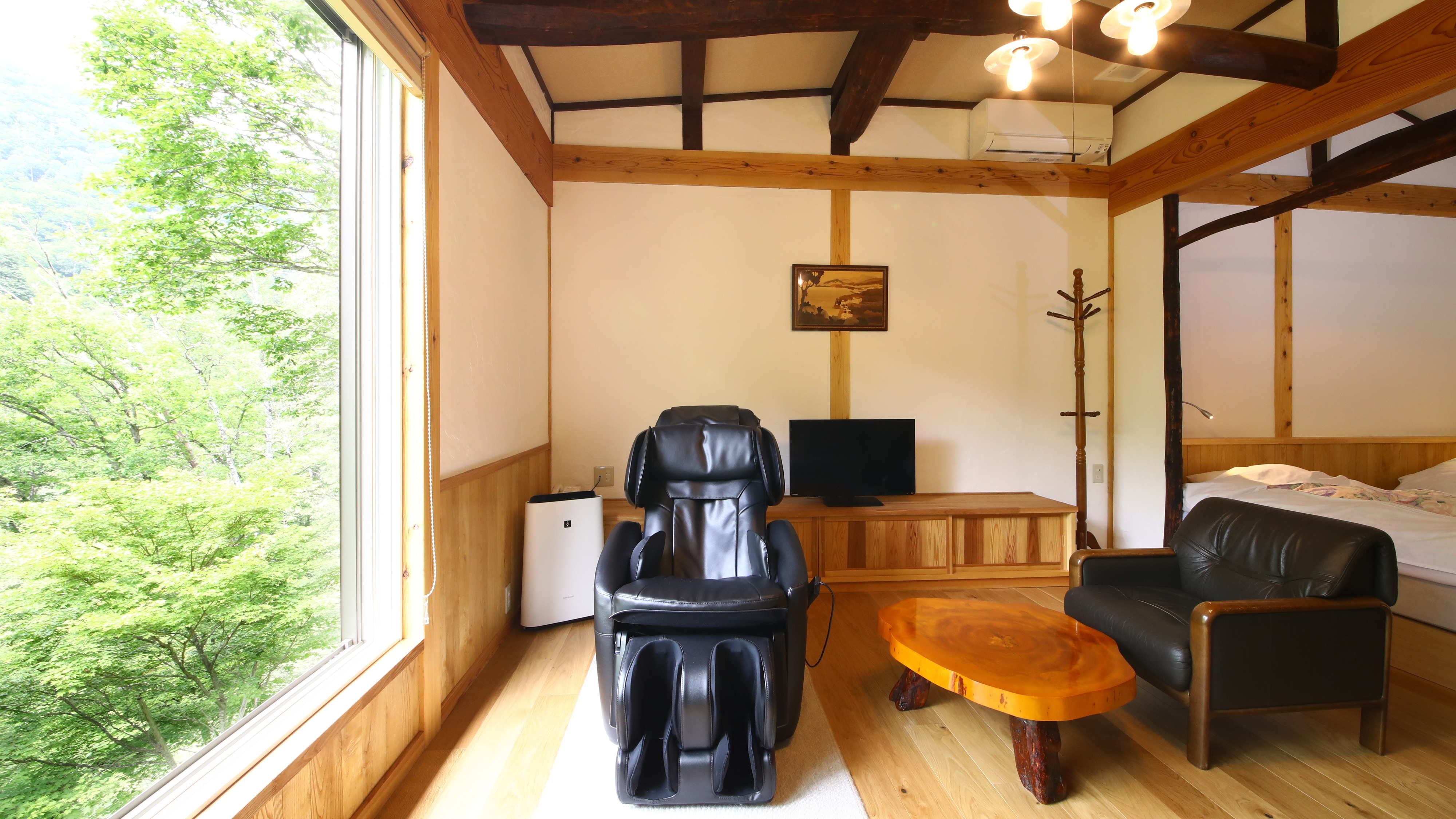 ■ Yamaboshi no Ma Sanso-style guest rooms have a villa-like atmosphere.