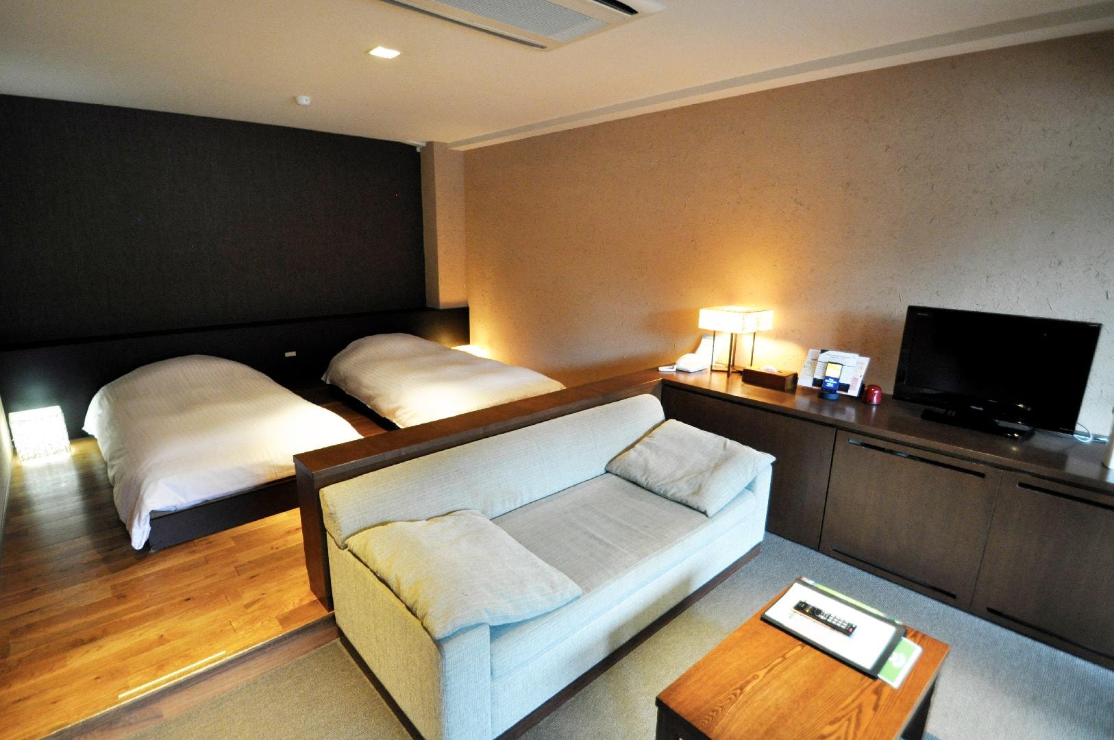 Guest room with open-air bath “Kaze no Tate Deluxe Twin Room”