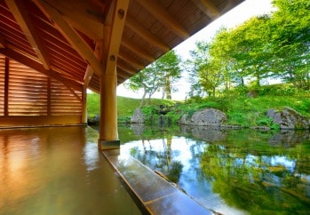 [Shizukuishi Takakura Onsen] Pemandian air panas terbuka
