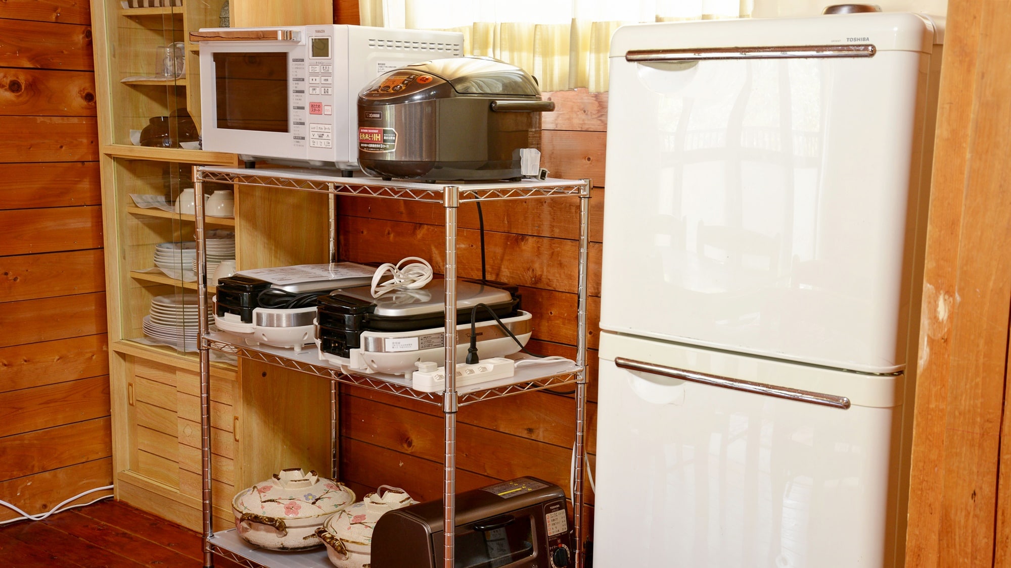 *[Room cooking equipment (example)]