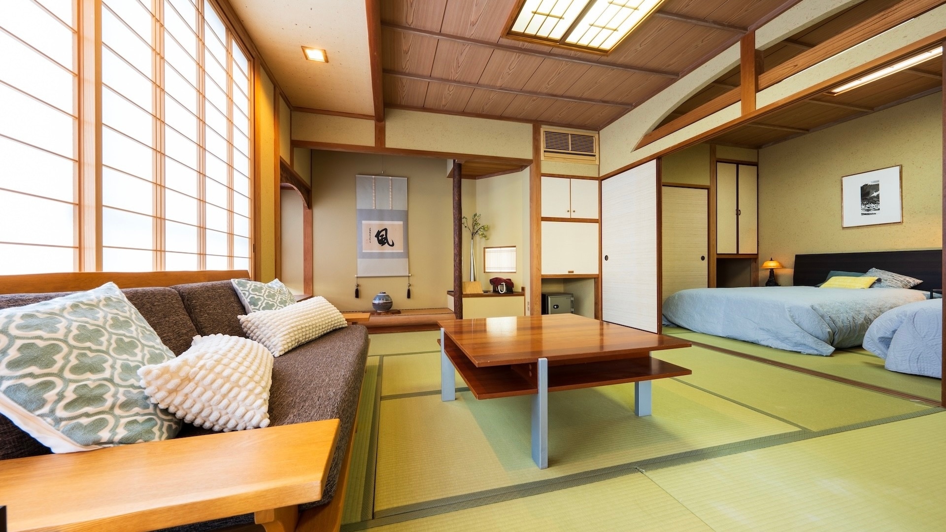 [Main building] Special room "Japanese-style room 8 tatami mats + 6 tatami mats" with open-air bath / 1st floor