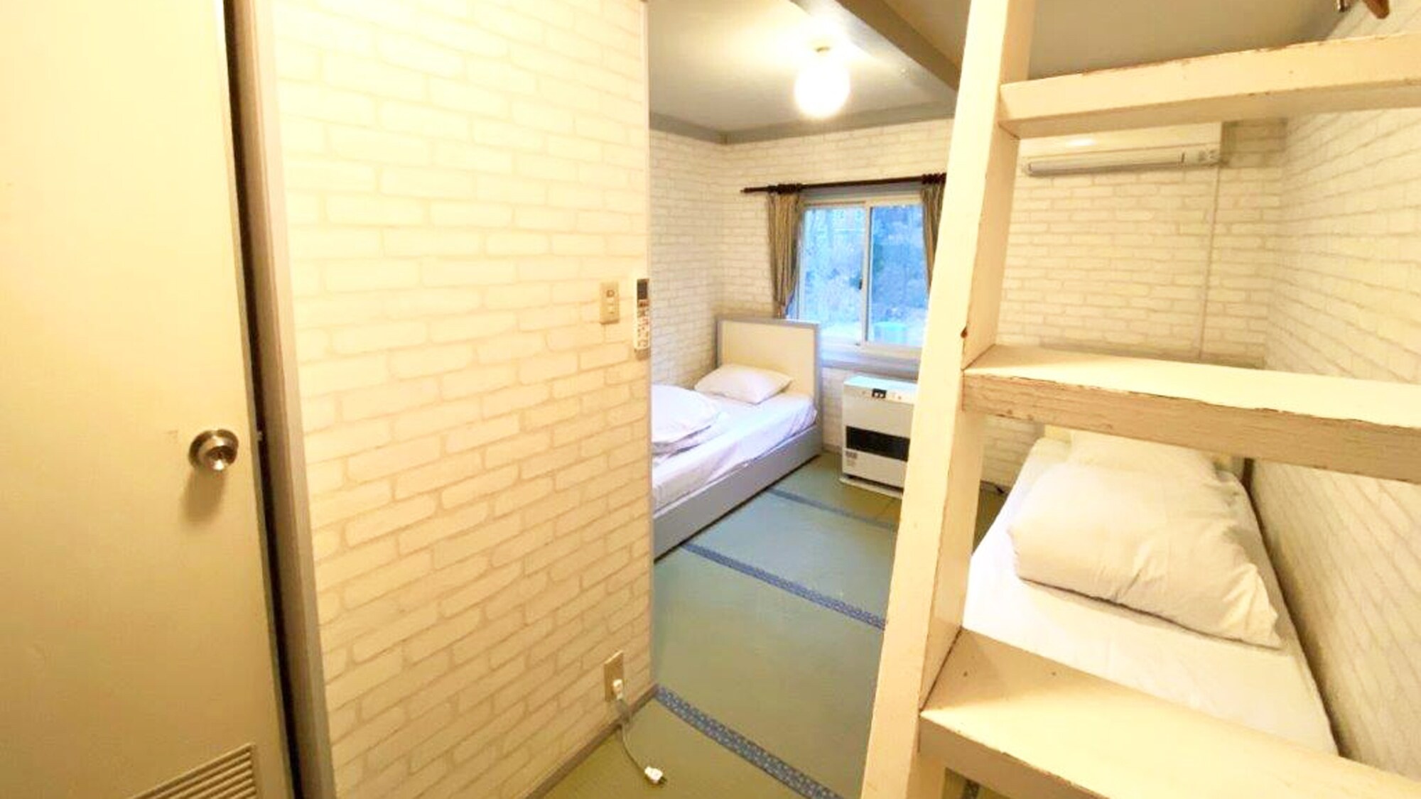 *Room: Main building No. 302/Japanese-Western style maisonette