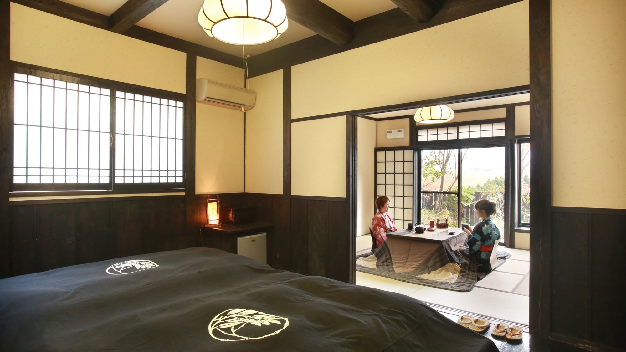 (Kotatsu di musim dingin) dengan pemandian terbuka [Kamar bergaya Jepang-Barat] Kamar bergaya Jepang sekitar 11 tikar tatami + Kamar bergaya Barat sekitar 10 tikar tatami [Seiwa]