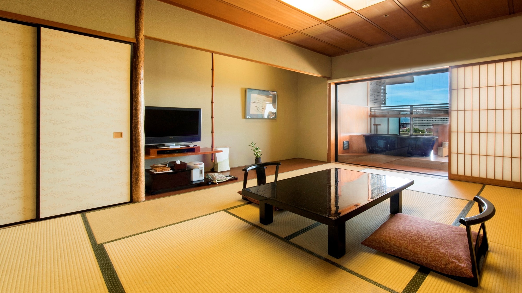 River side Japanese-style room with open-air bath (10 tatami mats) [No smoking]