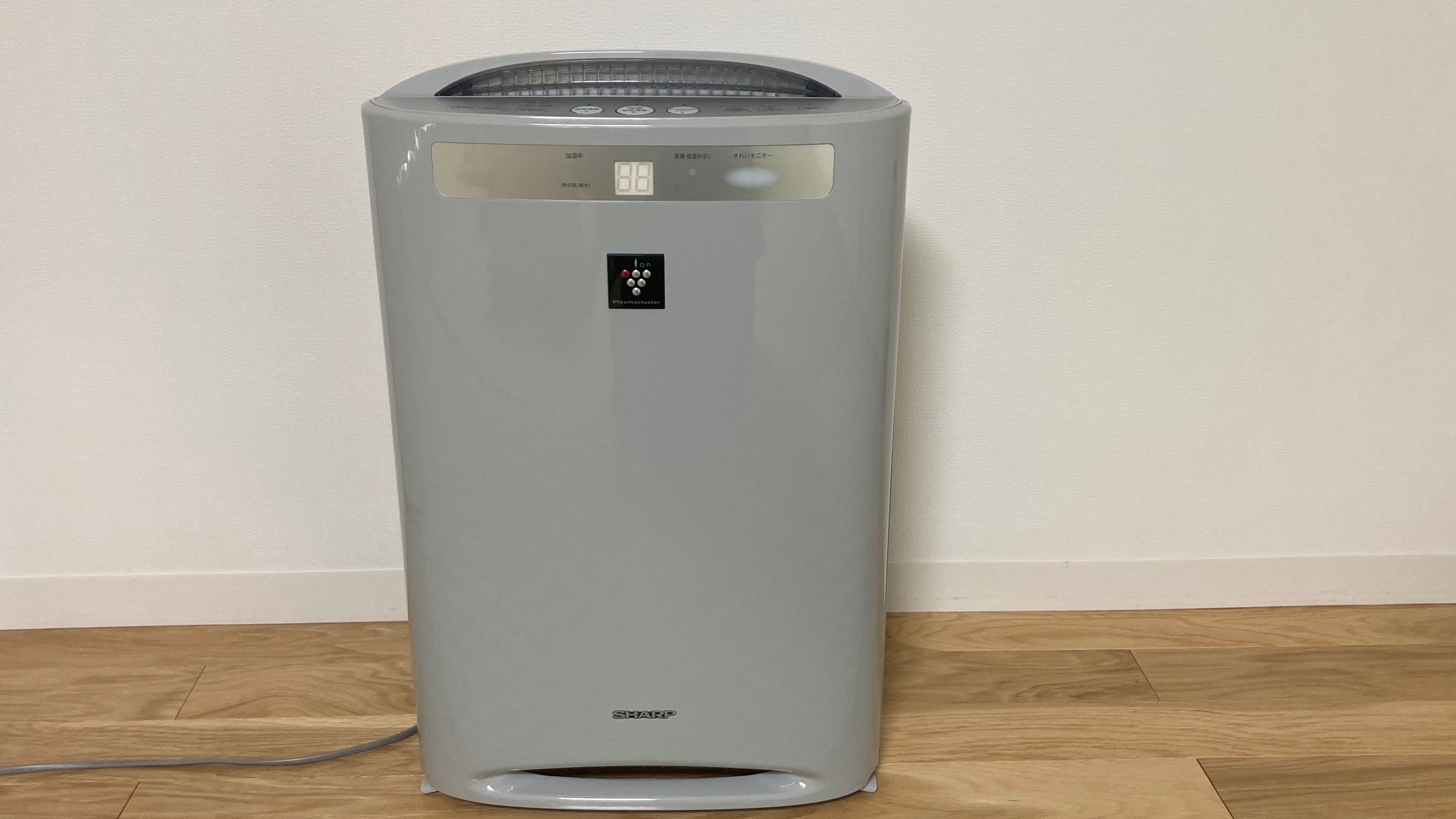 Air purifier with humidification function