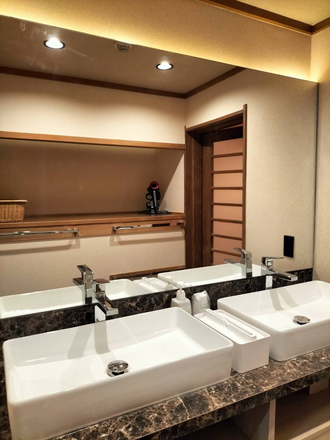 [Newly renovated in 2024] Special room with ocean view (Japanese-style room 10 tatami mats + Western-style room 6 tatami mats + semi-open-air bath)