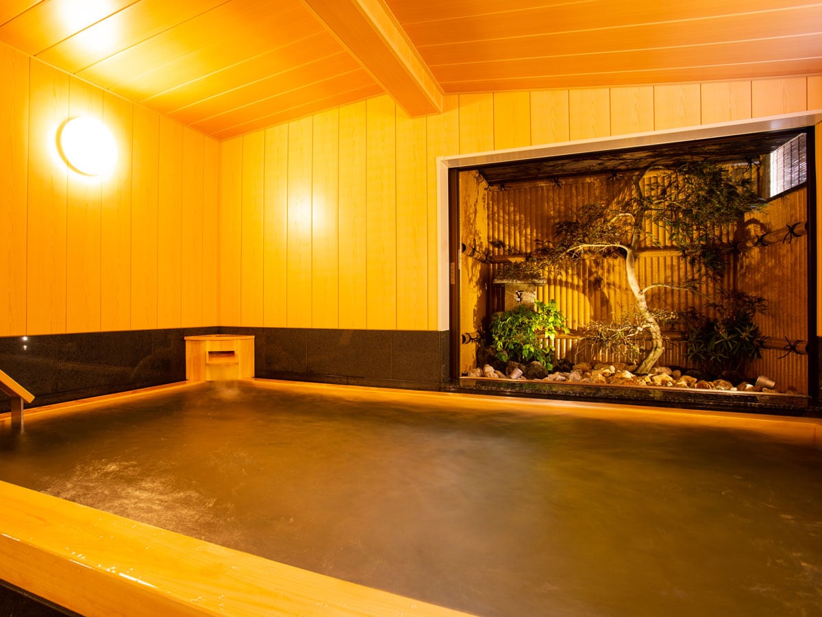 Our indoor bath is small. In Kinosaki, there is a regulation that limits the size of indoor baths. If you want a larger bath, go to the outdoor bath!