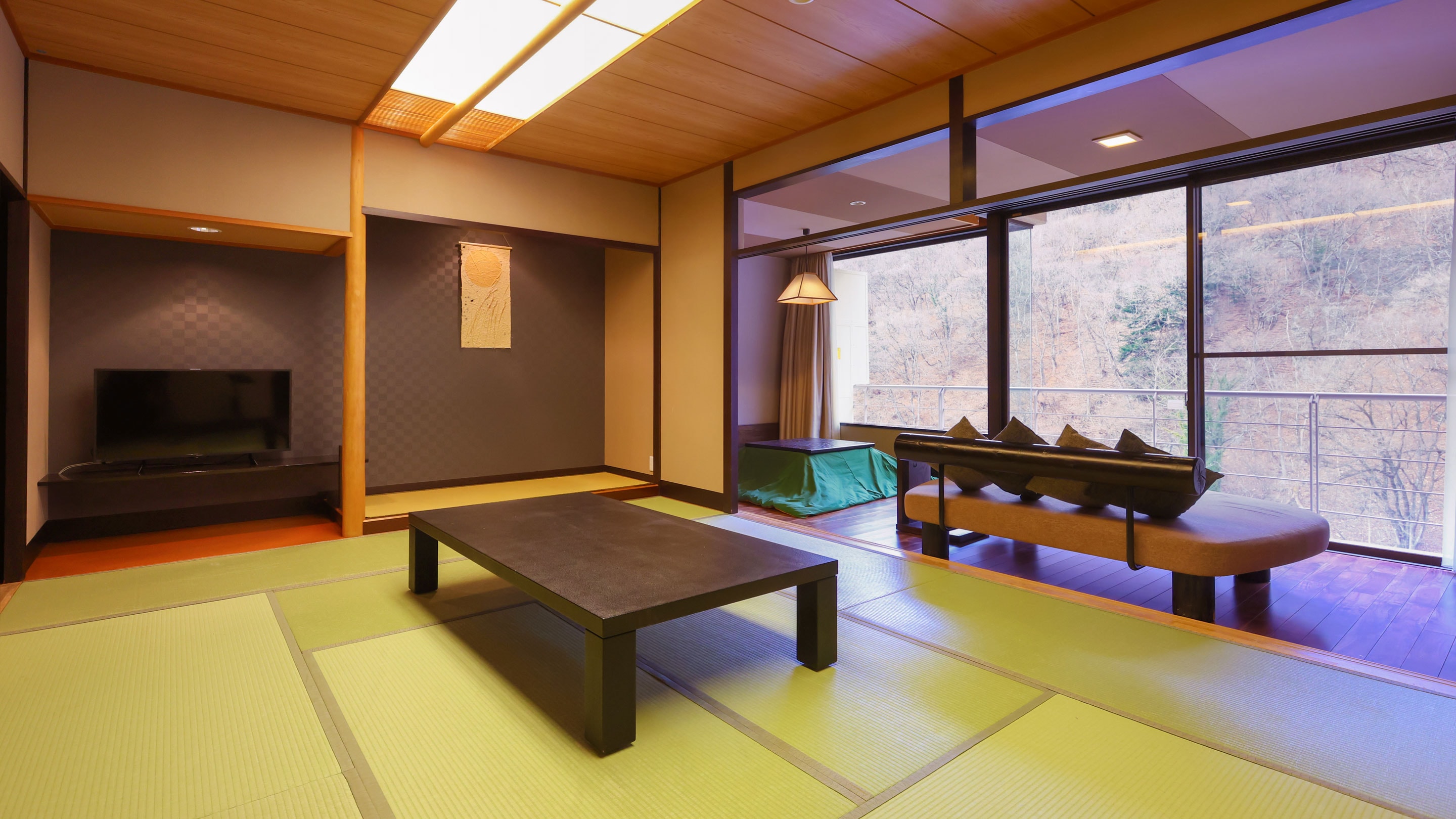 [Non-smoking] Suite with open-air bath and Japanese-style twin beds, indoor bath available *Image