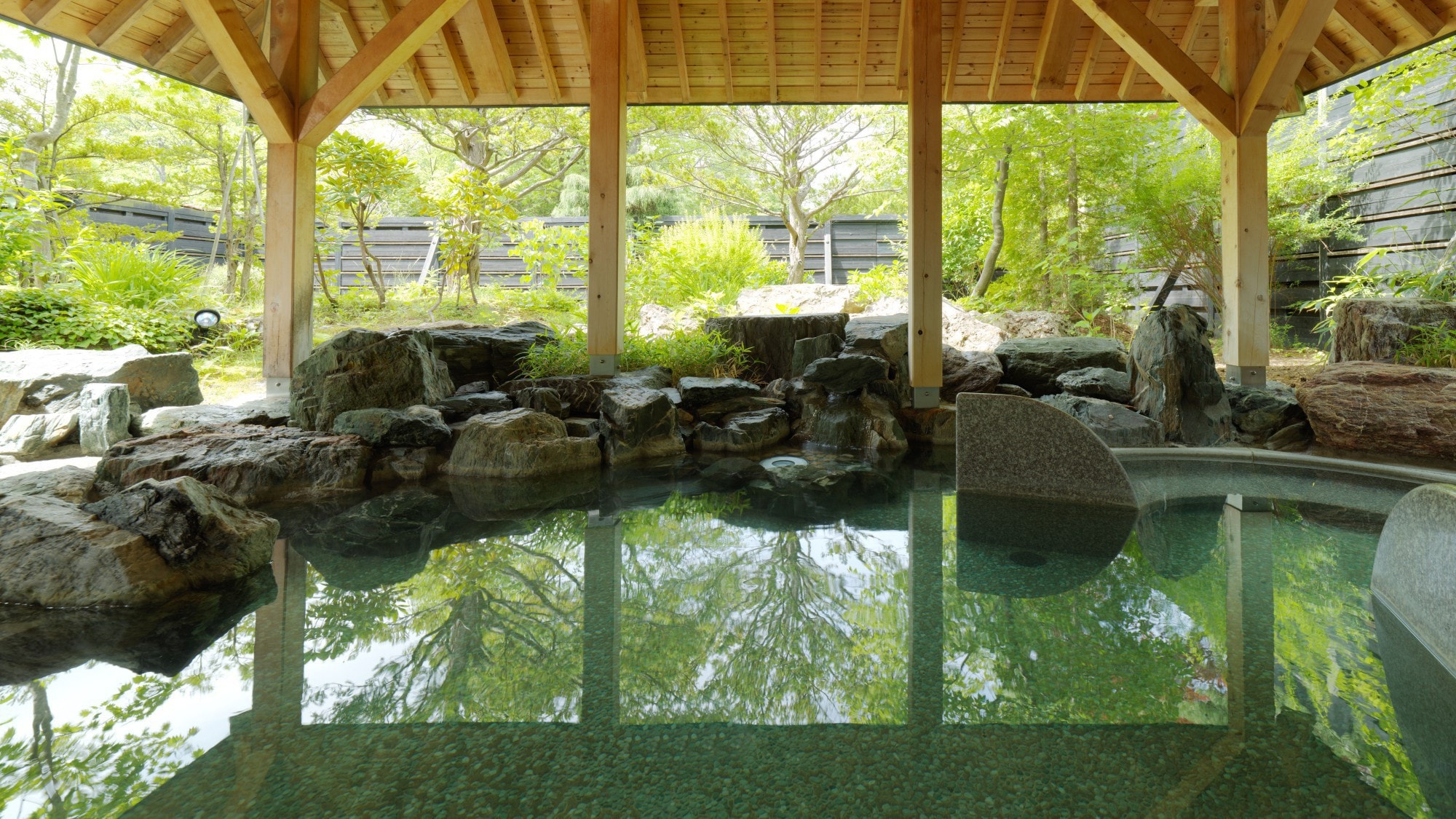 ◆ Open-air bath / Lake Shikotsu hot spring called & ldquo; Bijin no Yu & rdquo;