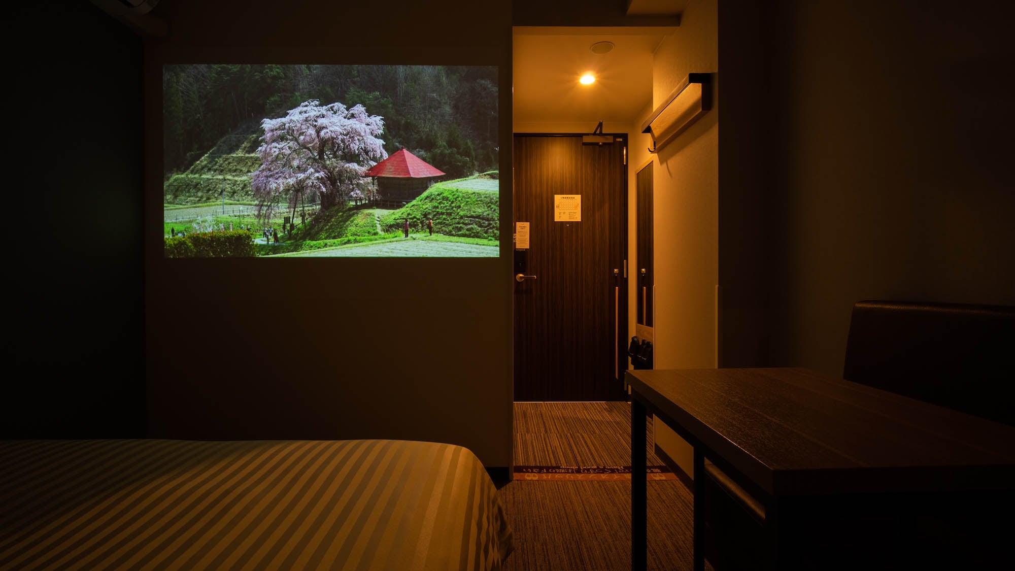 It's very impressive! Watch YouTube on a large screen♪