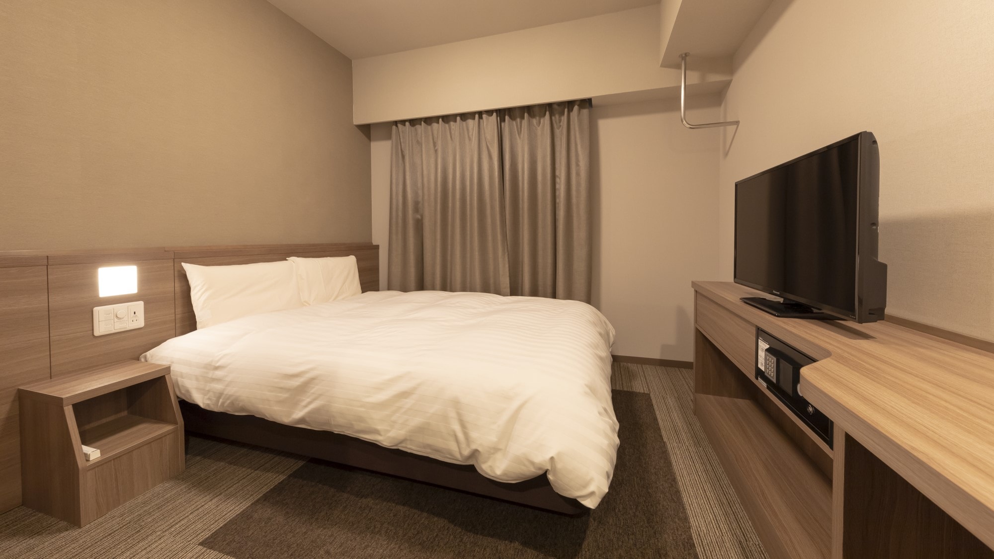 ■ Double room ① ■ 15 ~ 16.6 square meters (bed 140 & times; 195)