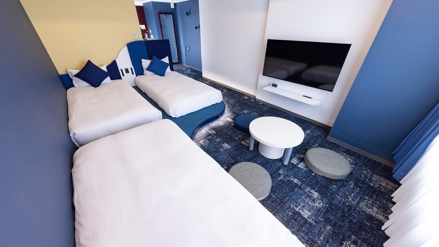 [Low bed] Standard triple (25 square meters *3 beds permanently installed)