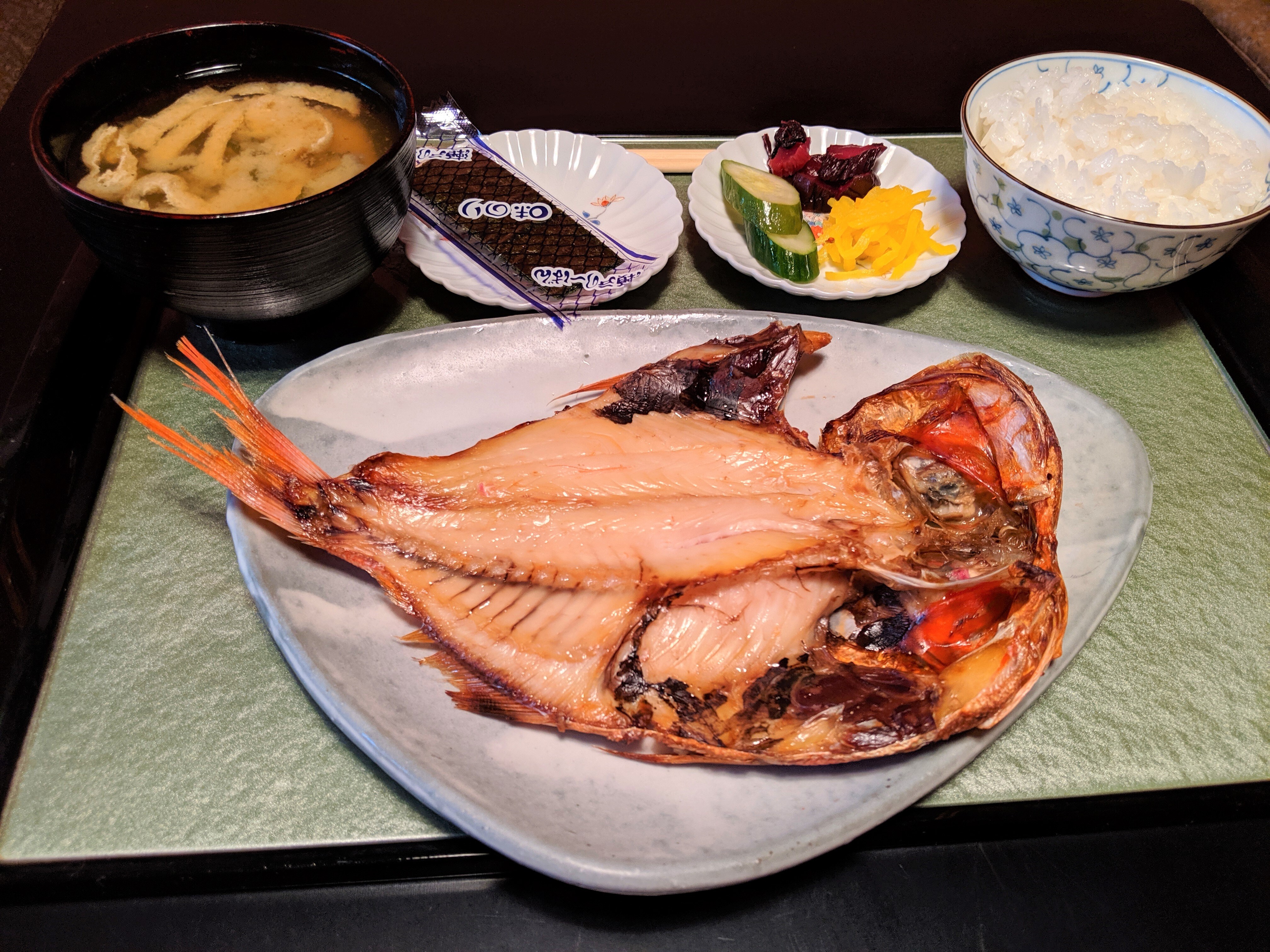 Delicious dried golden-eyed snapper set meal (1,300 yen)