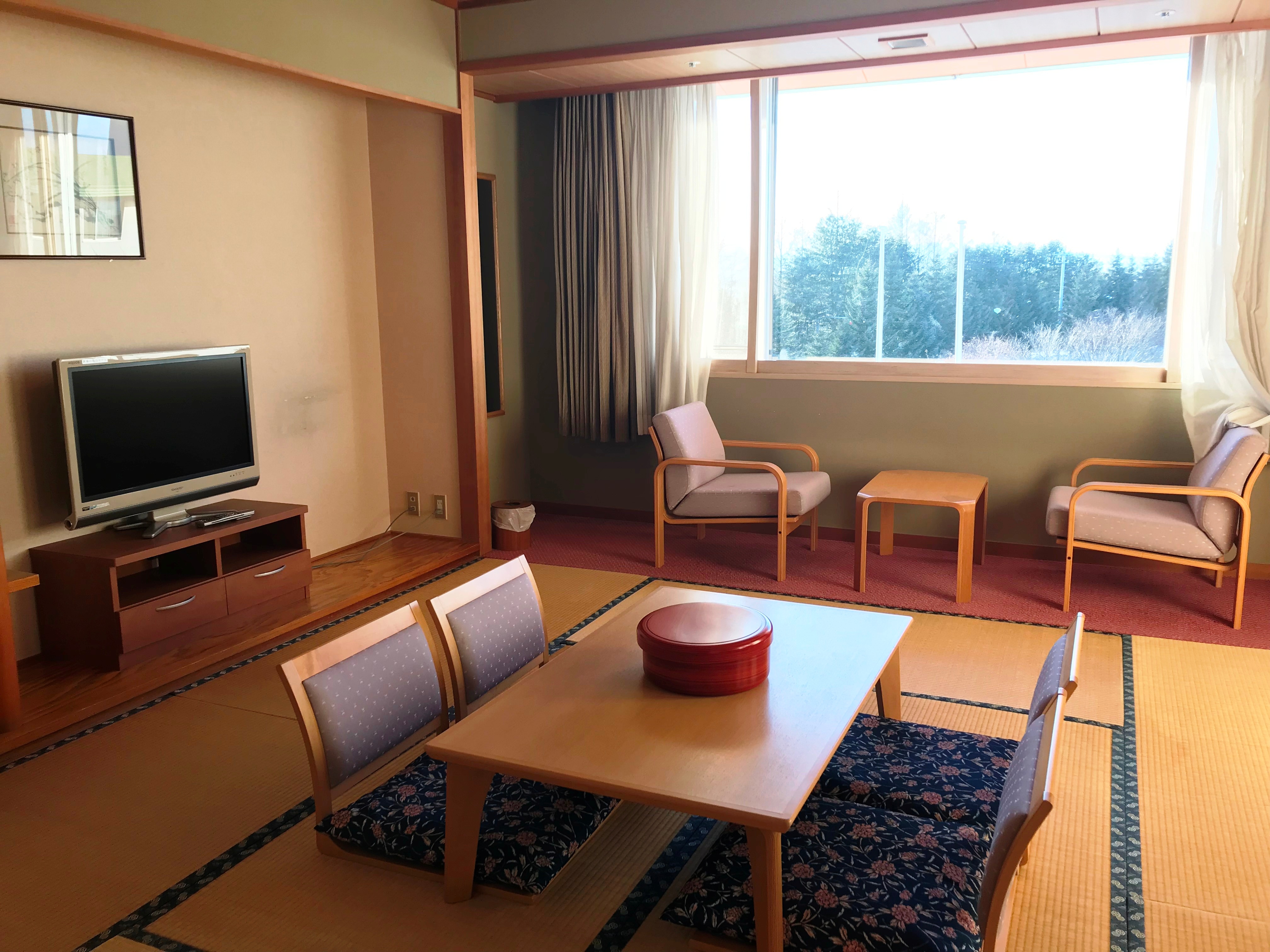 Japanese-style room (8 tatami mats)