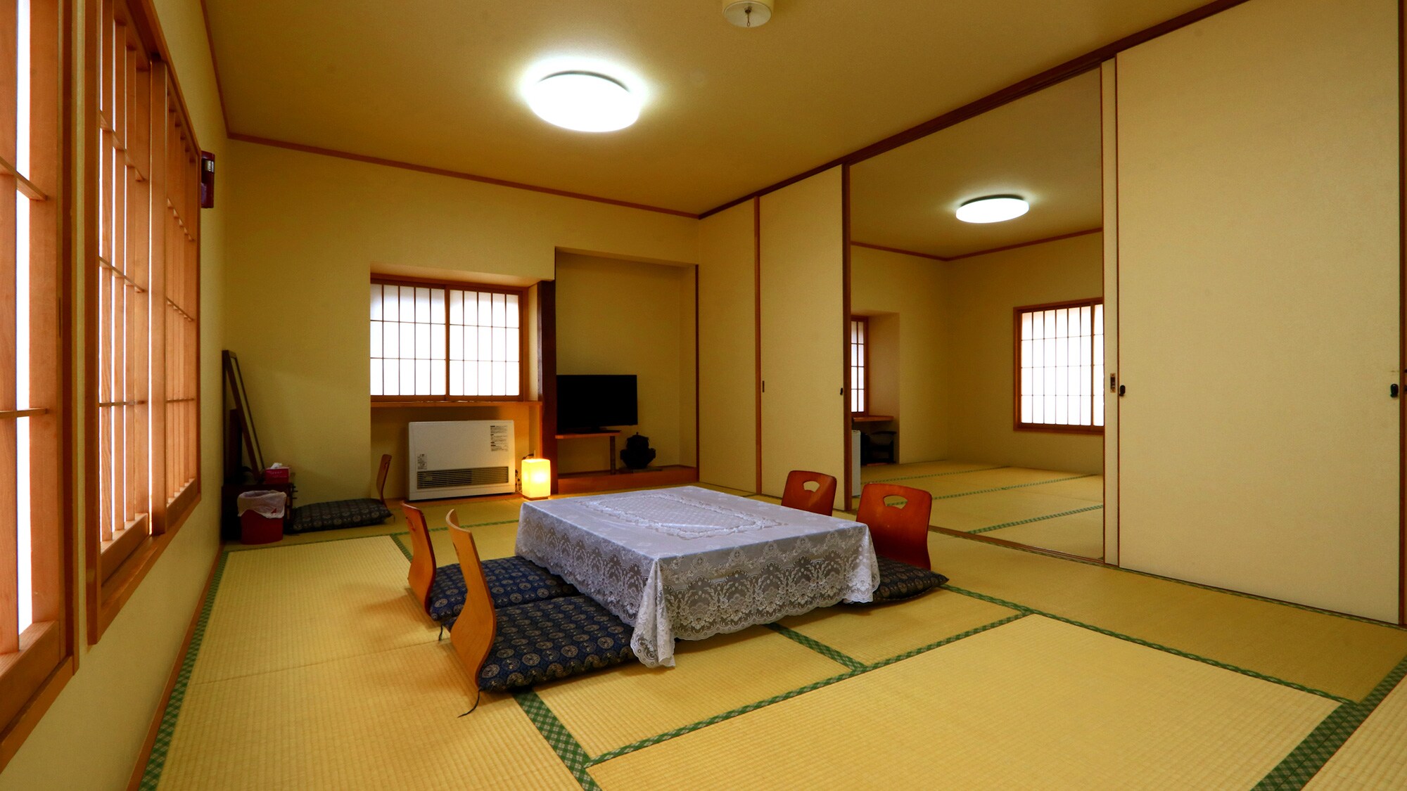 Perfect for groups! A Japanese-style room with 22 tatami mats.