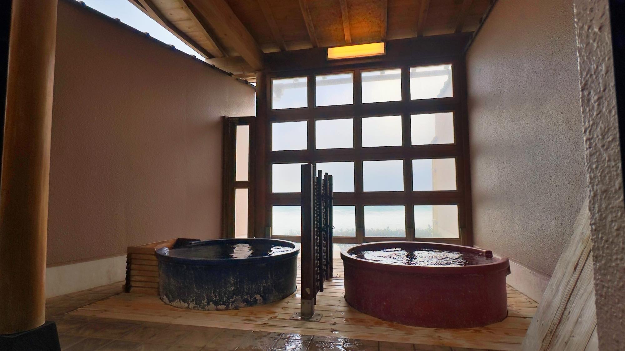 Hot spring Large bath Pot bath