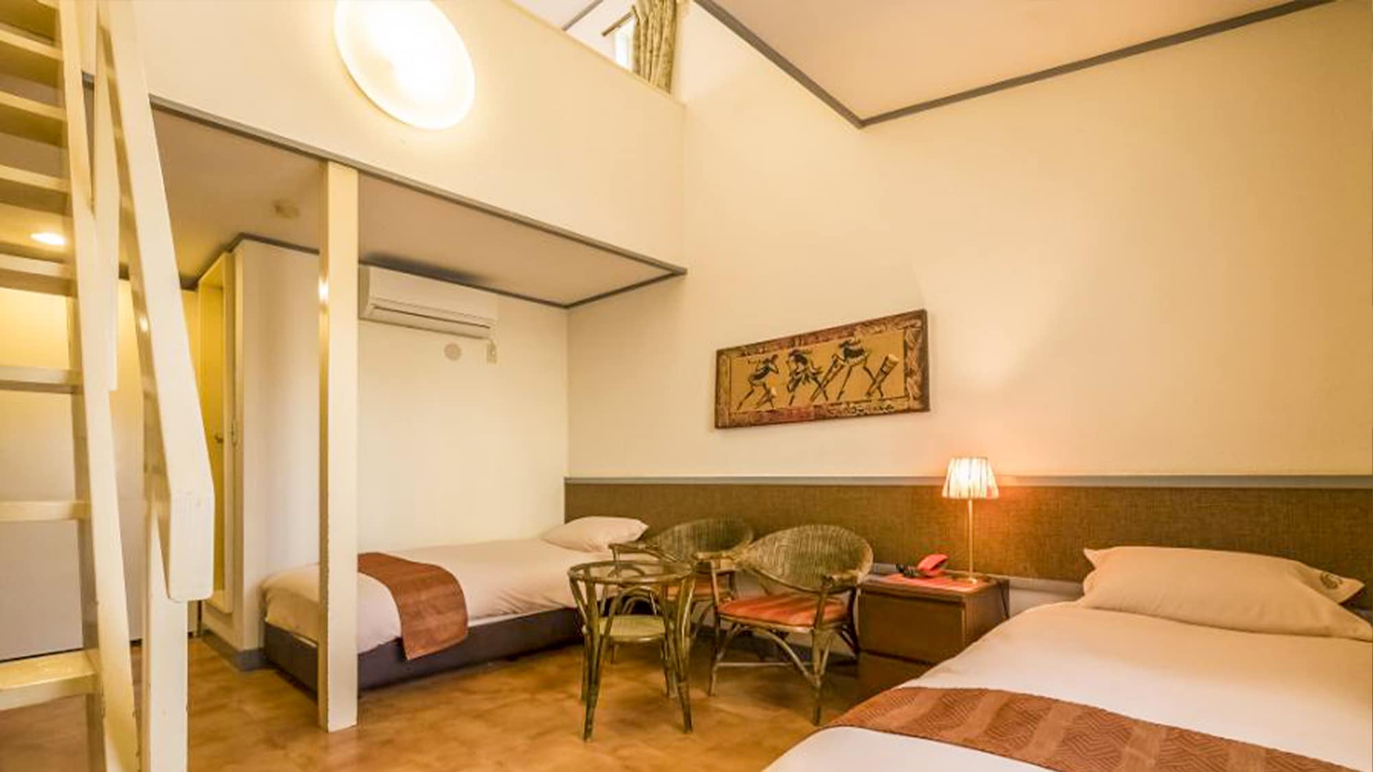 [Quad (4 beds) room]