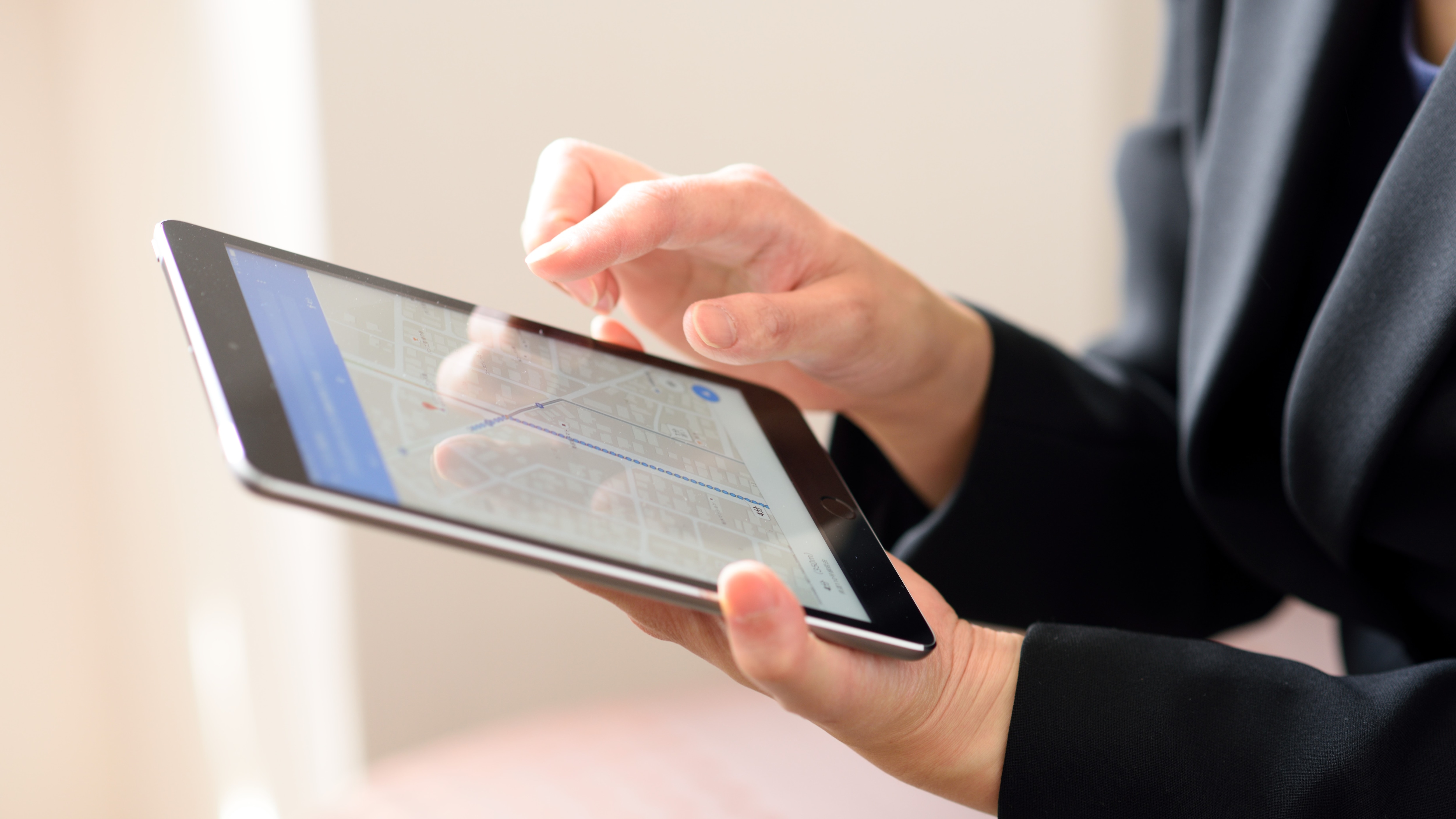 All rooms are equipped with Wi-Fi! Please use it for business, sightseeing, and gathering information.