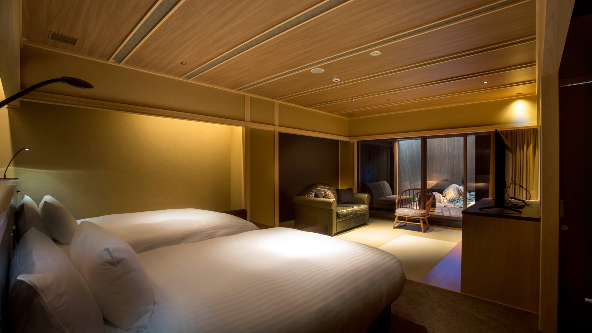 Japanese-style twin A with open-air bath terrace and inner garden