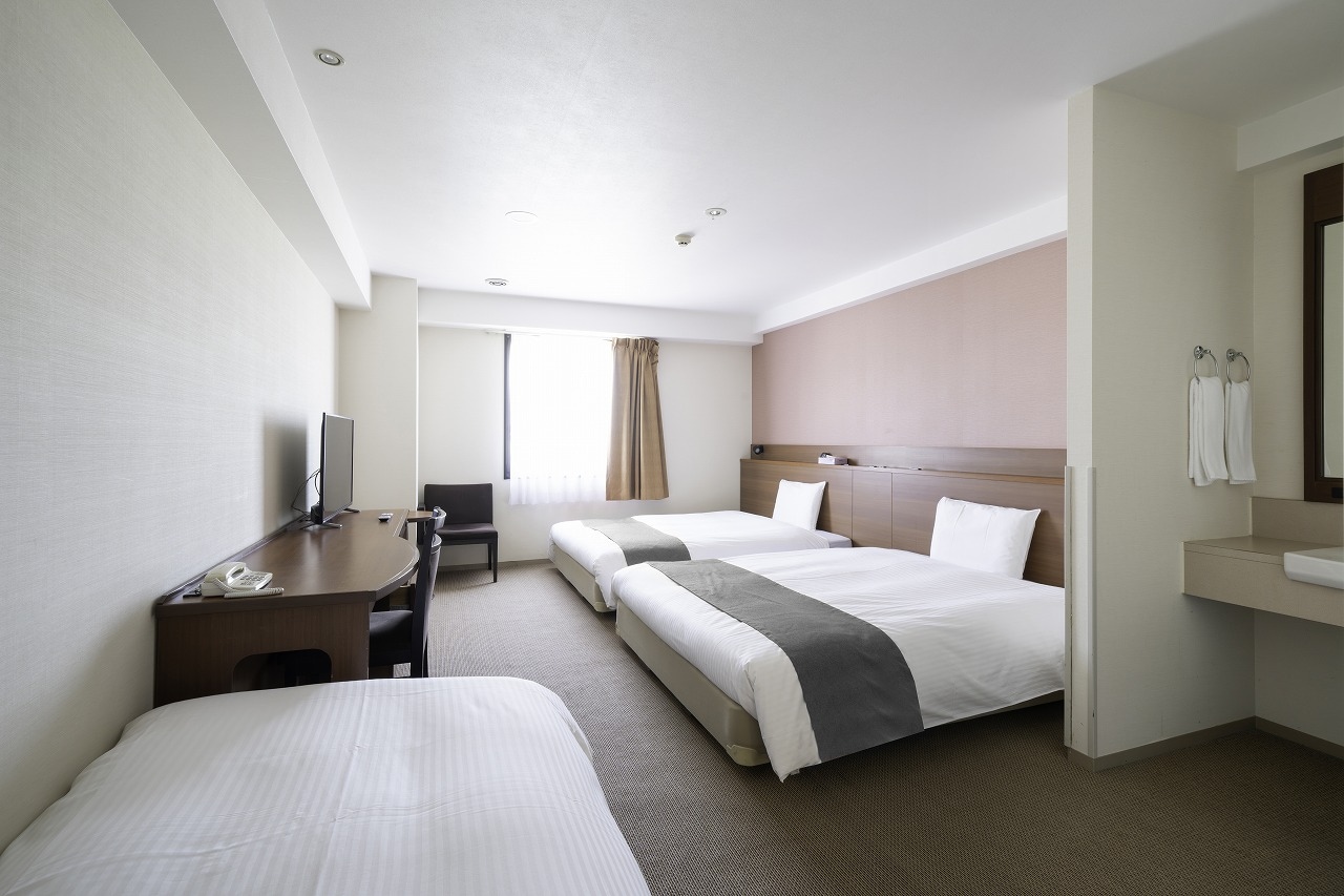 額外三人房■配備2張150cm寬床和1張90cm床的房間■