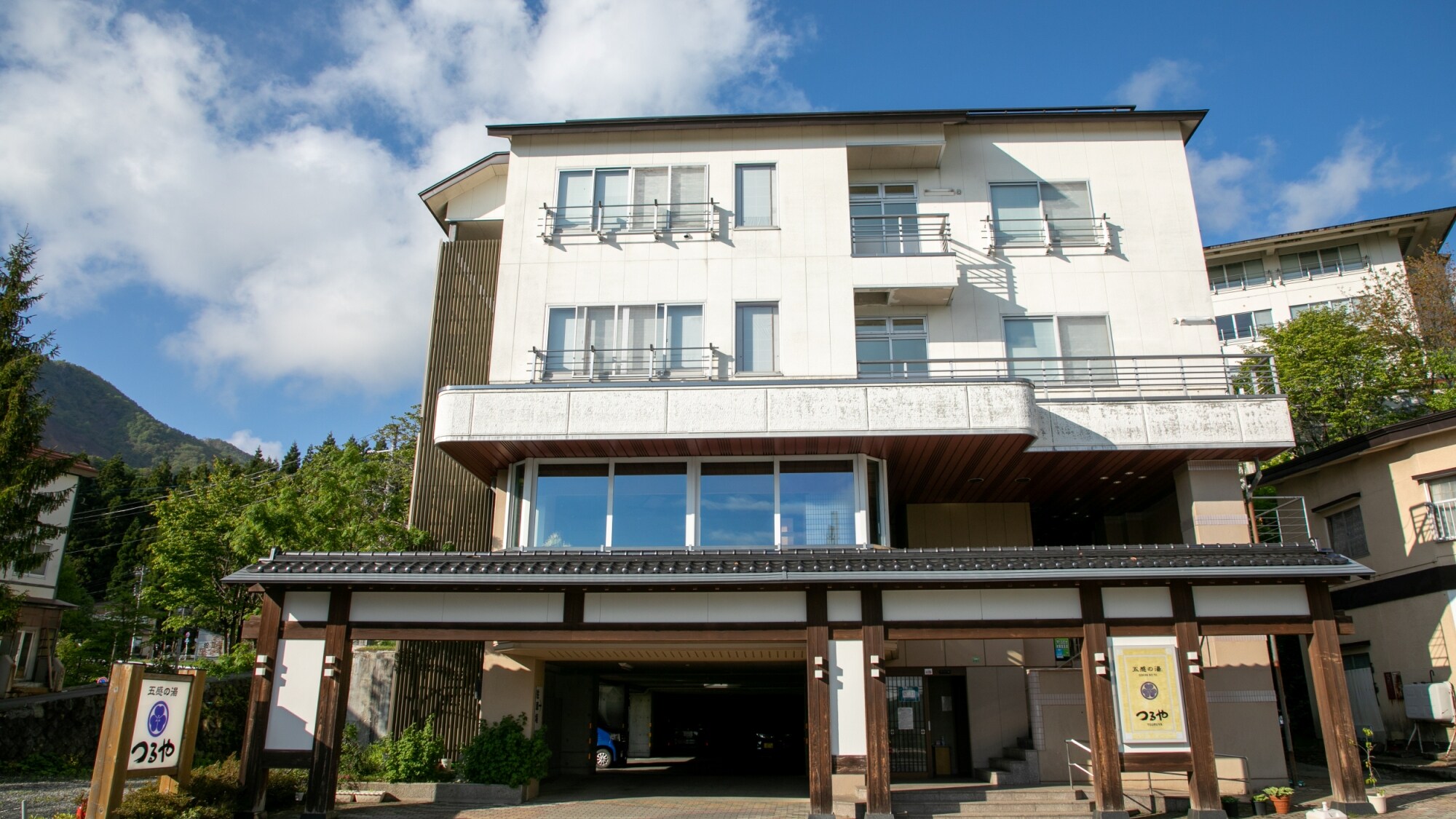 Tsuruya: A hot spring inn to enjoy with all five senses