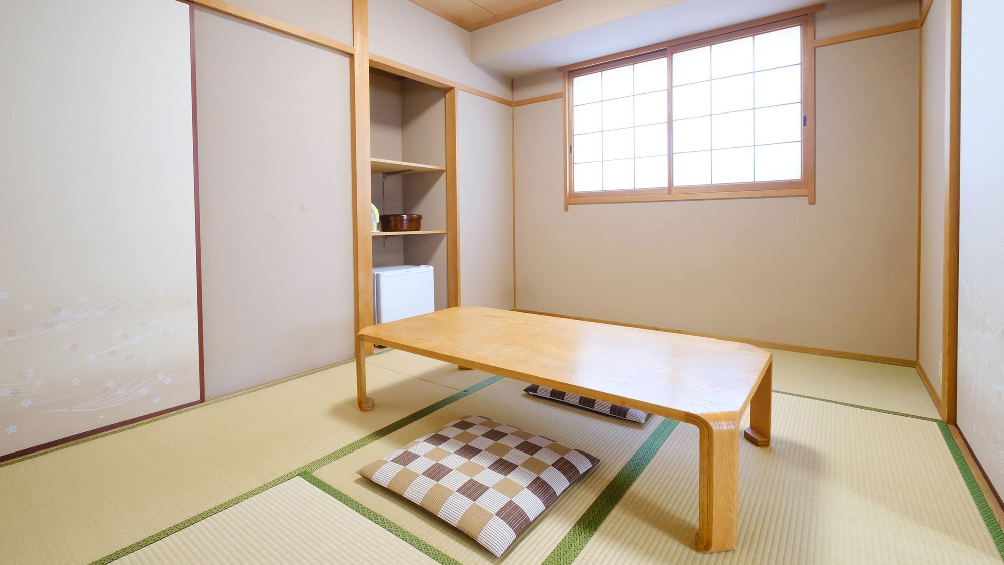 [日式房間] 最多入住人數：5人 / 西樓 / 轉角房