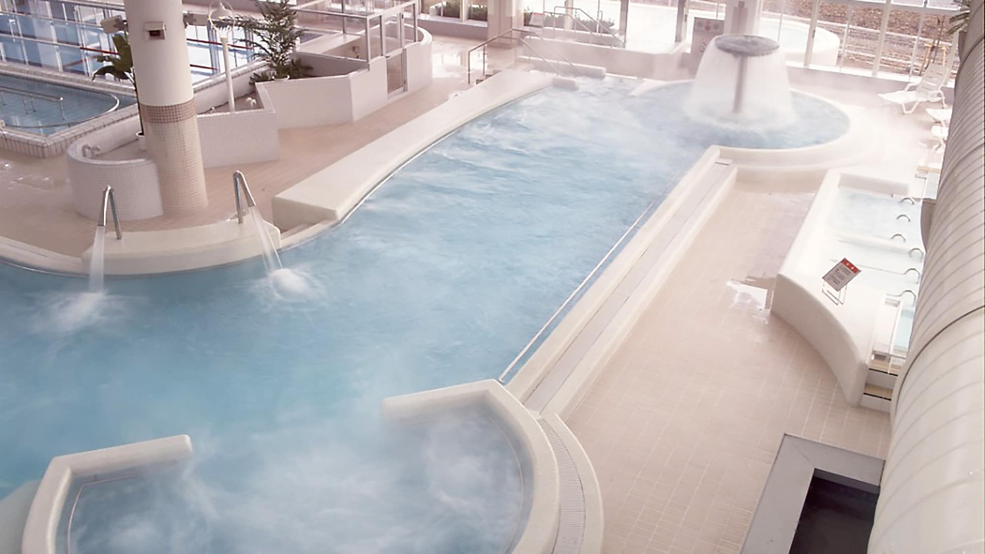 *Families and groups can also enjoy themselves at Badehaus Fukuchi.