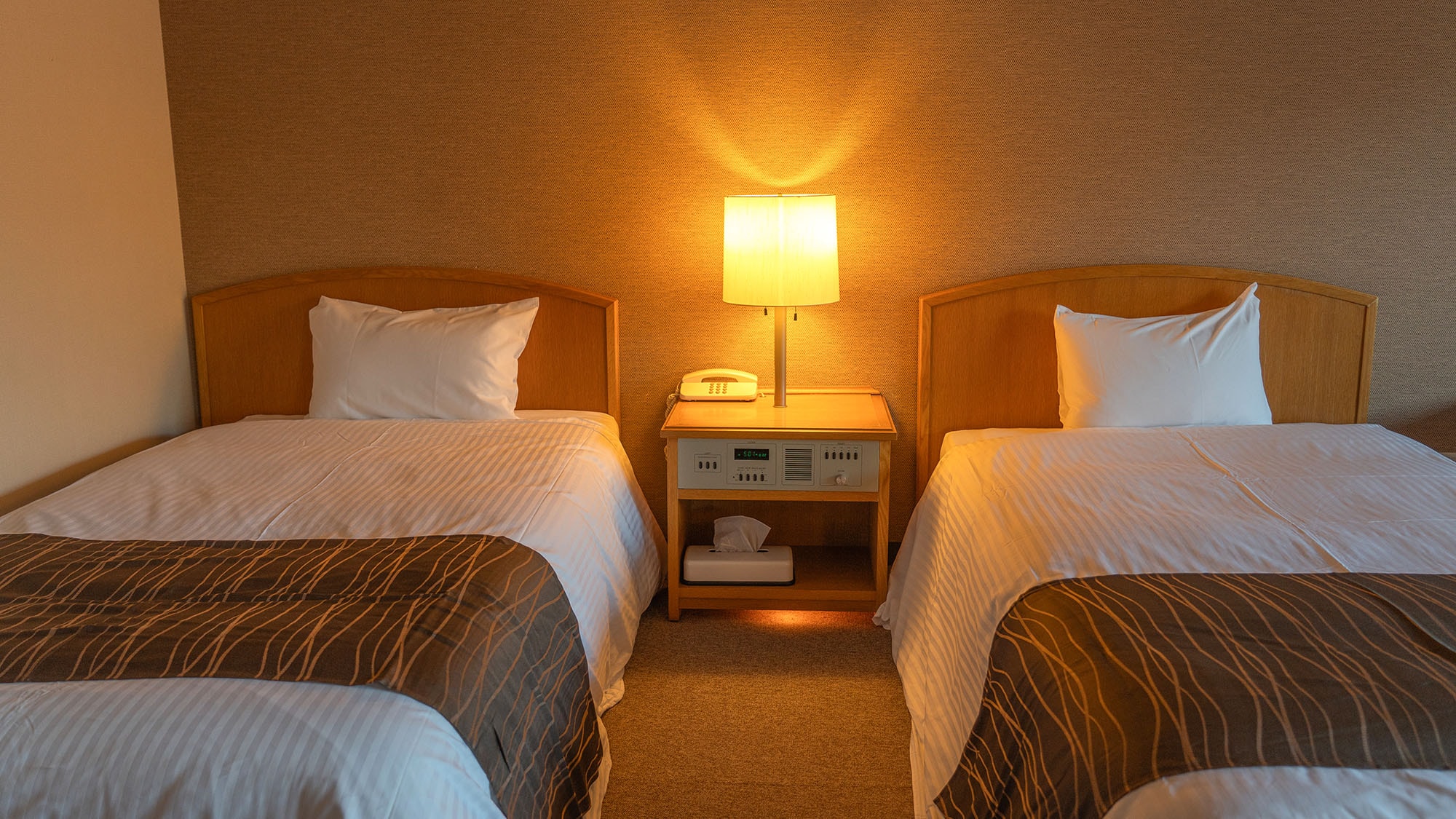 ・[Twin] Equipped with two single beds, this 29 square meter room is perfect for friends or couples traveling together.