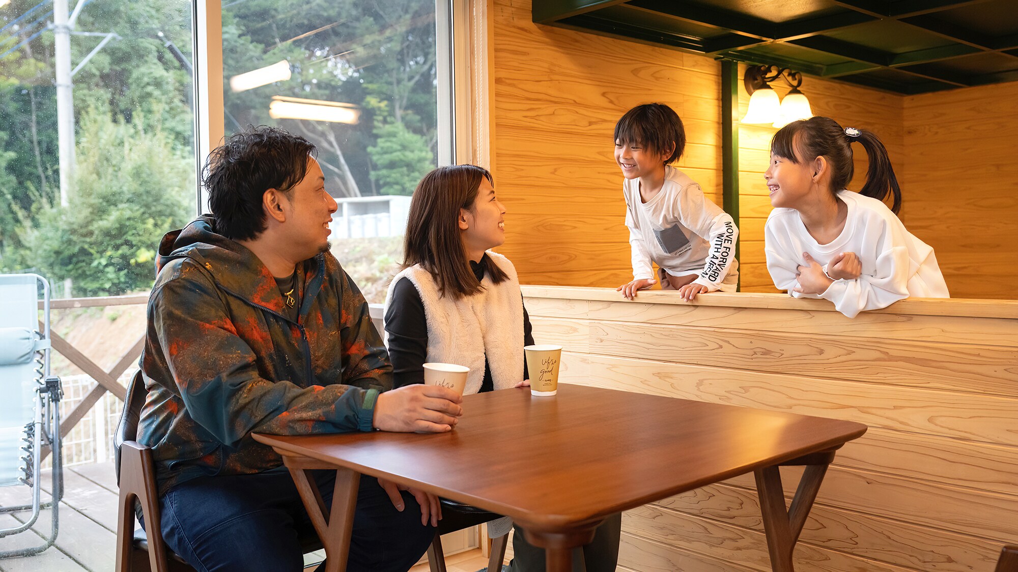 【패밀리 빌라】 평소와 다른 시점에서, 가족의 여러가지 표정이 엿볼 수 있는 귀중한 한때.