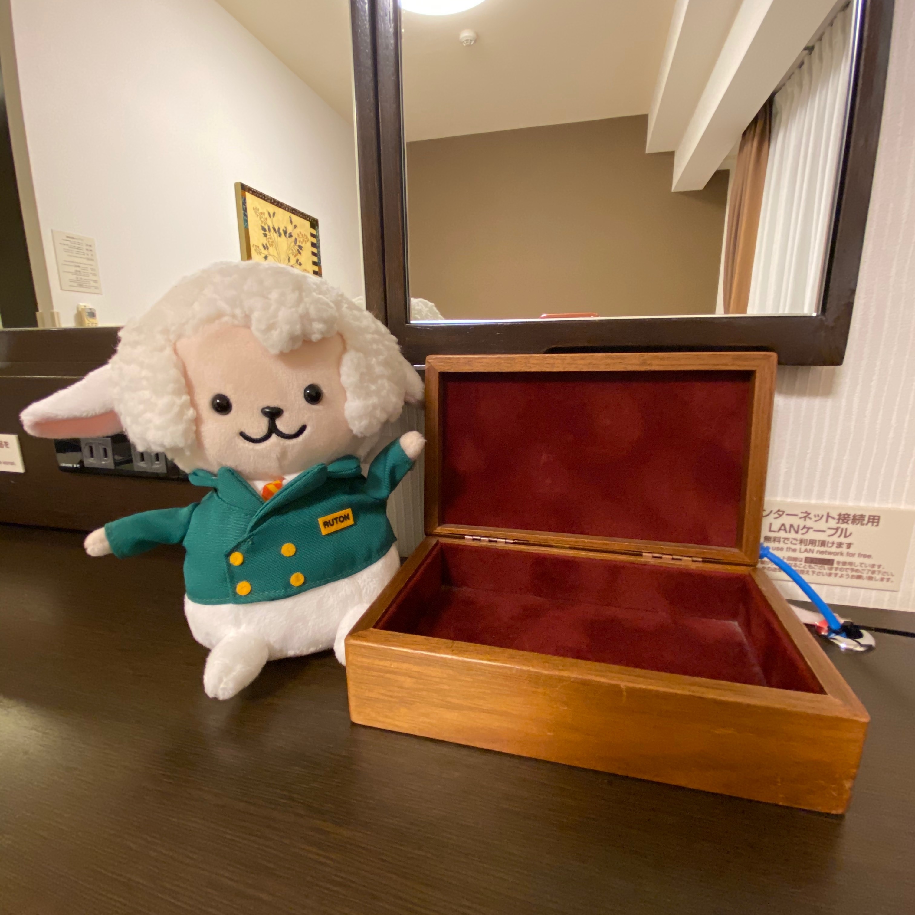 9樓設有貴重物品箱。用它來存放配件。