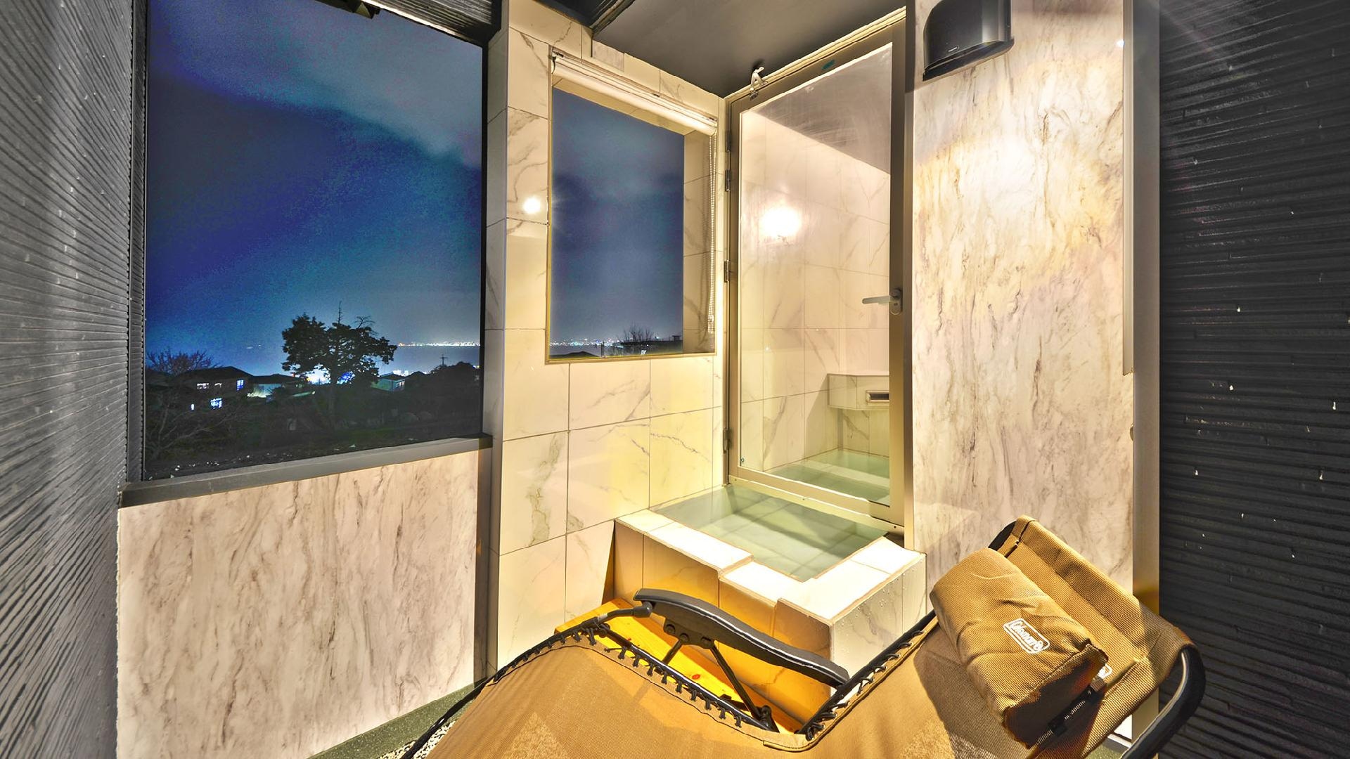 ・Shunyo: Bathroom