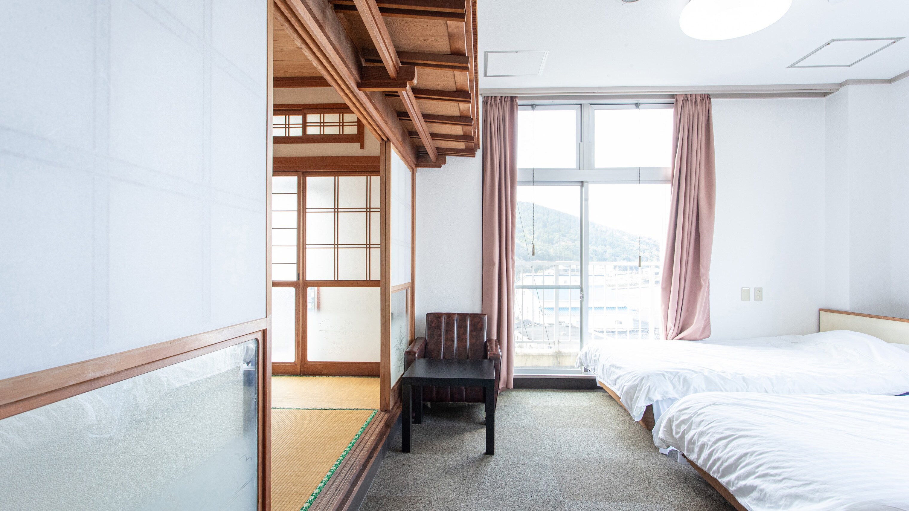 [Non-smoking] Japanese-Western room for 1-5 people