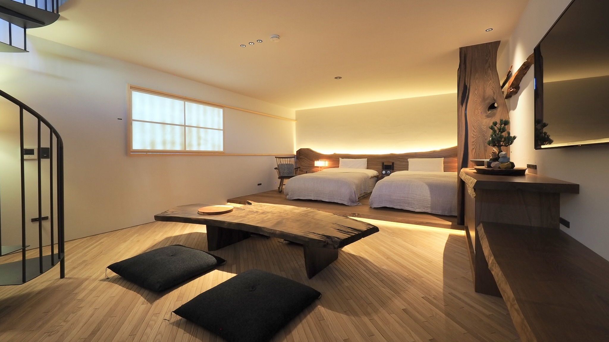 1st floor guest room