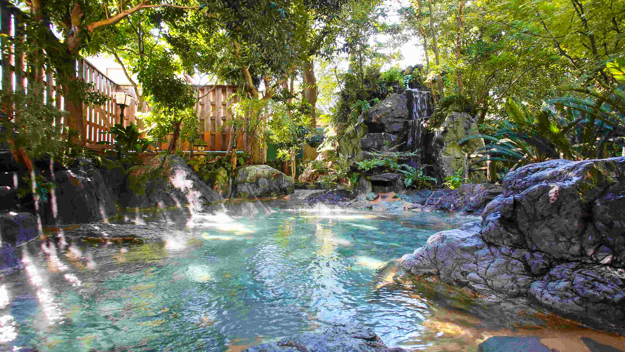 A 100% natural hot spring that flows directly from the source in the forest of Otonashi, which is famous for the history of Minamoto no Yoritomo.