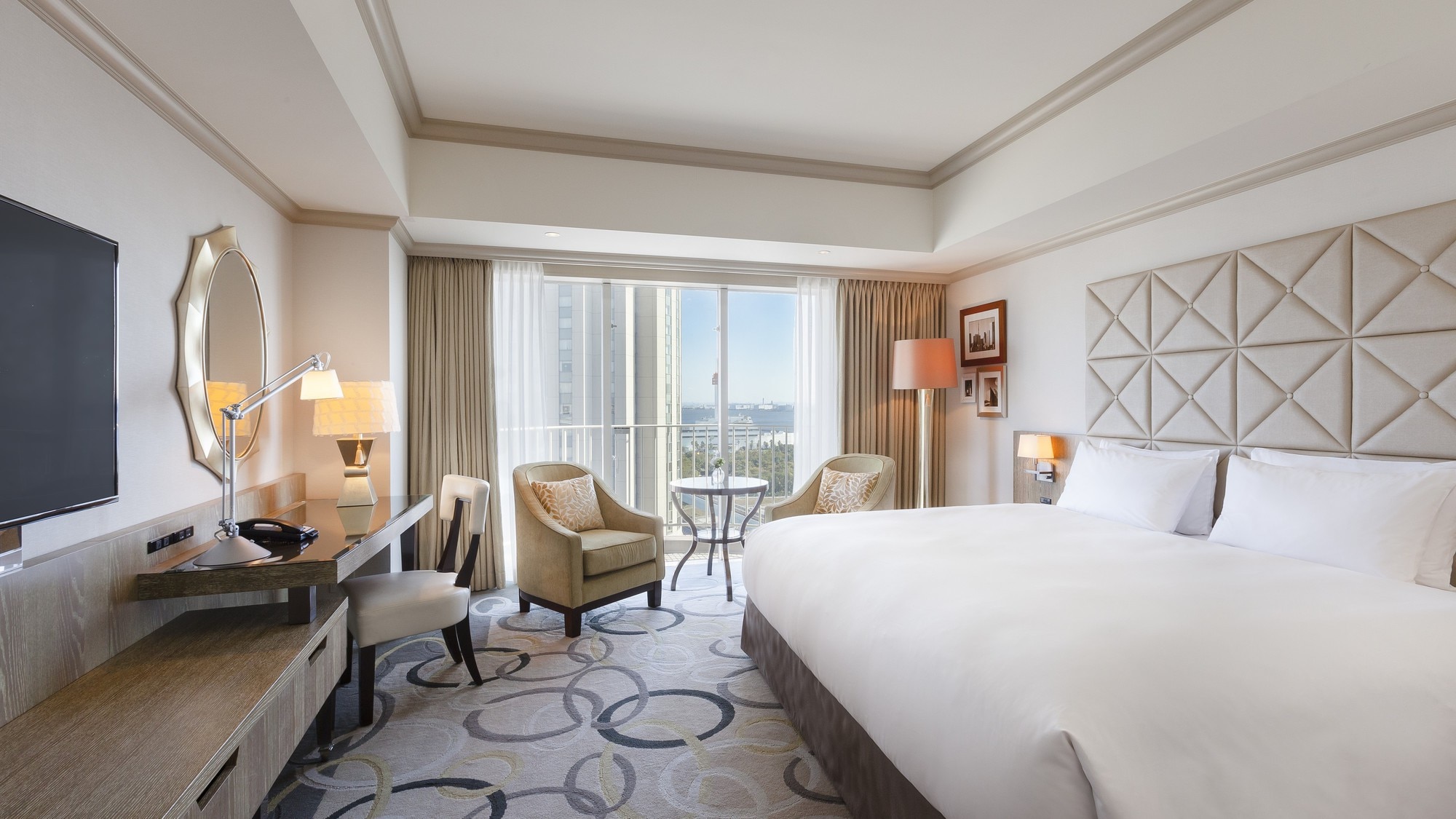 hilton king room