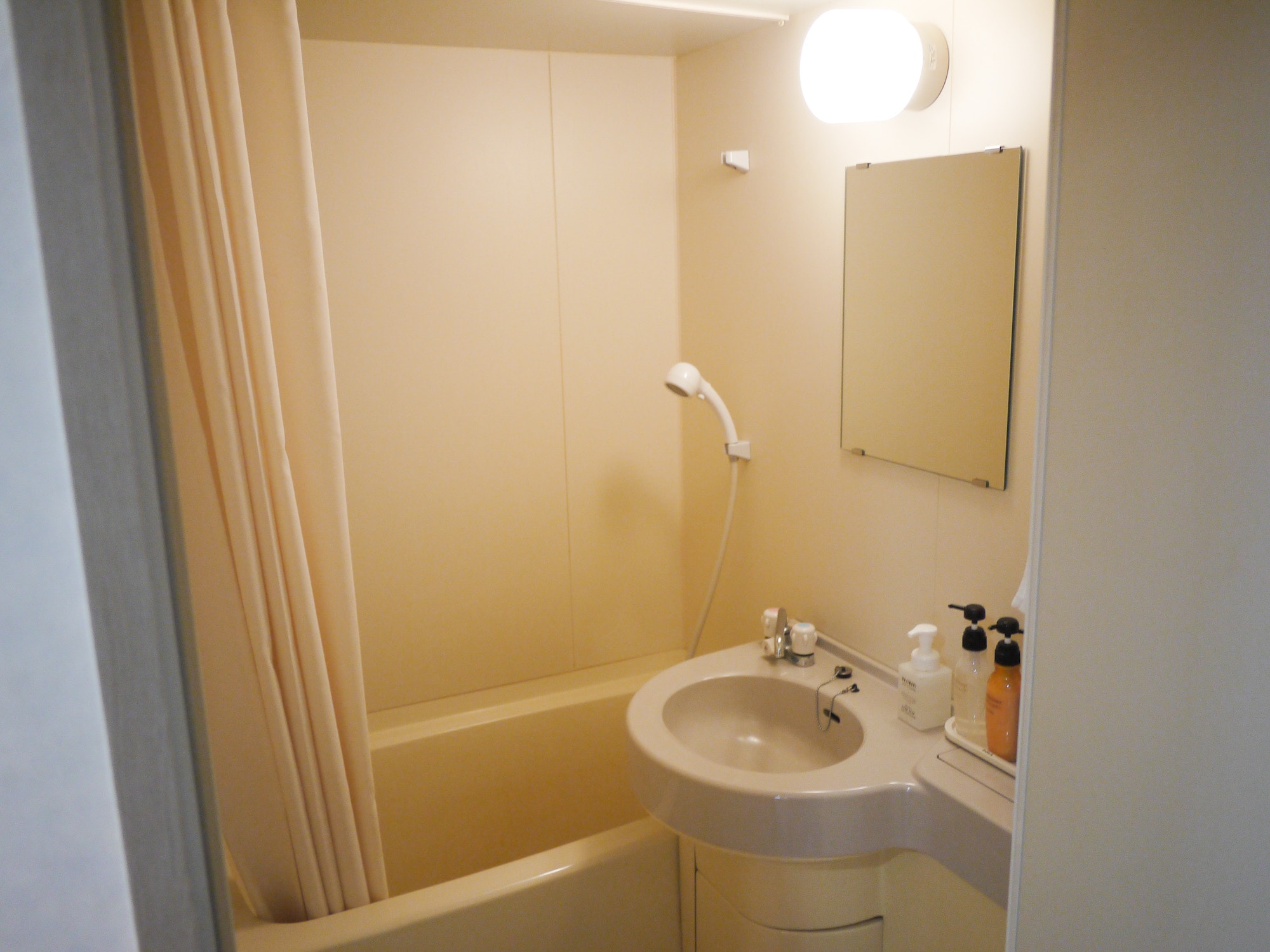 Double Room with Bath 01