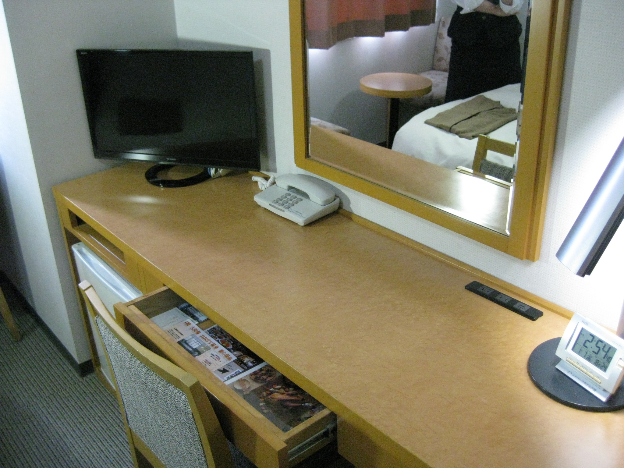T1 desk