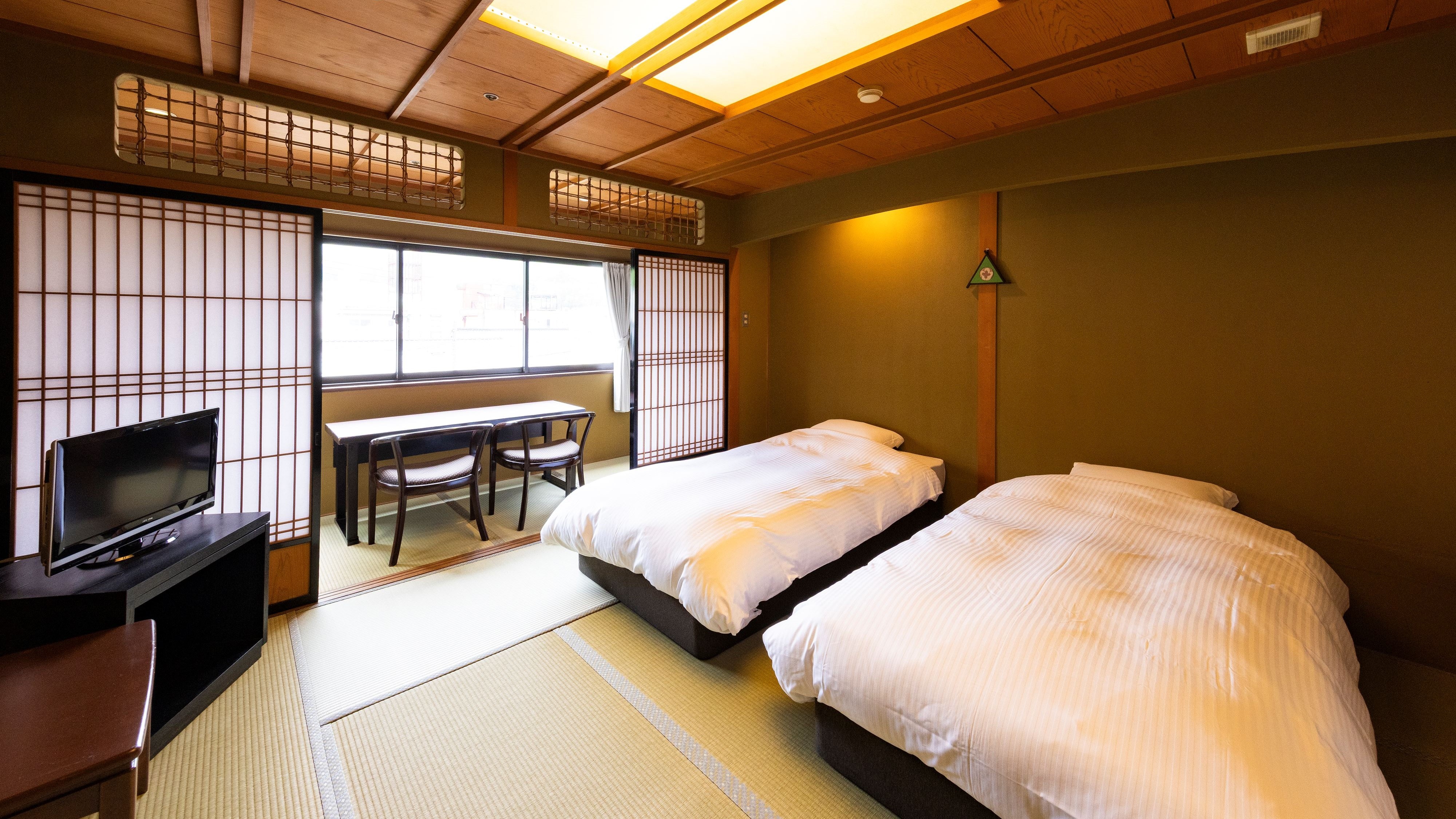 8 tatami twin beds with bath and toilet