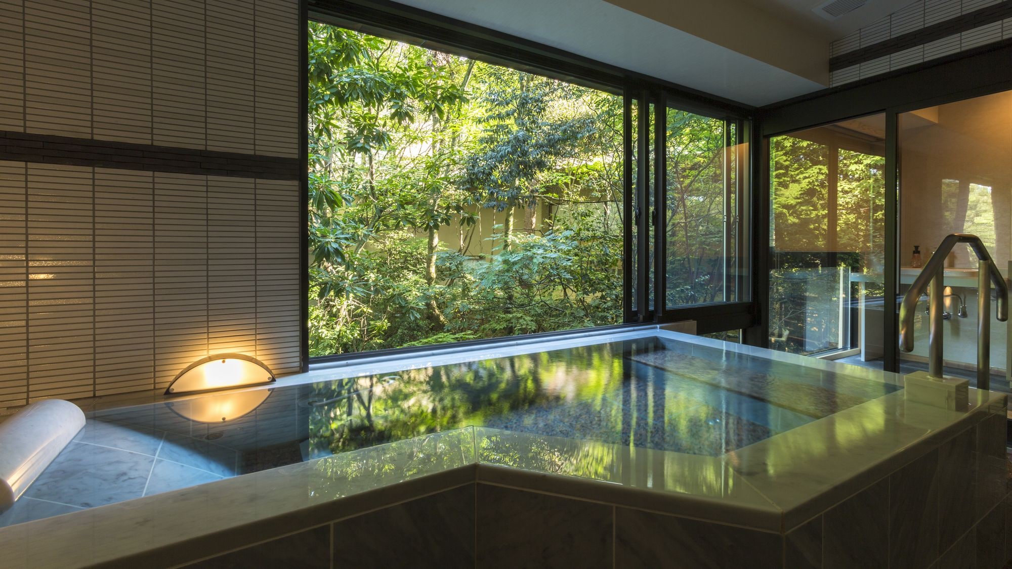 【반노천탕 첨부 디럭스 화양실 금연】677호실 코토하(코토하) 이미지