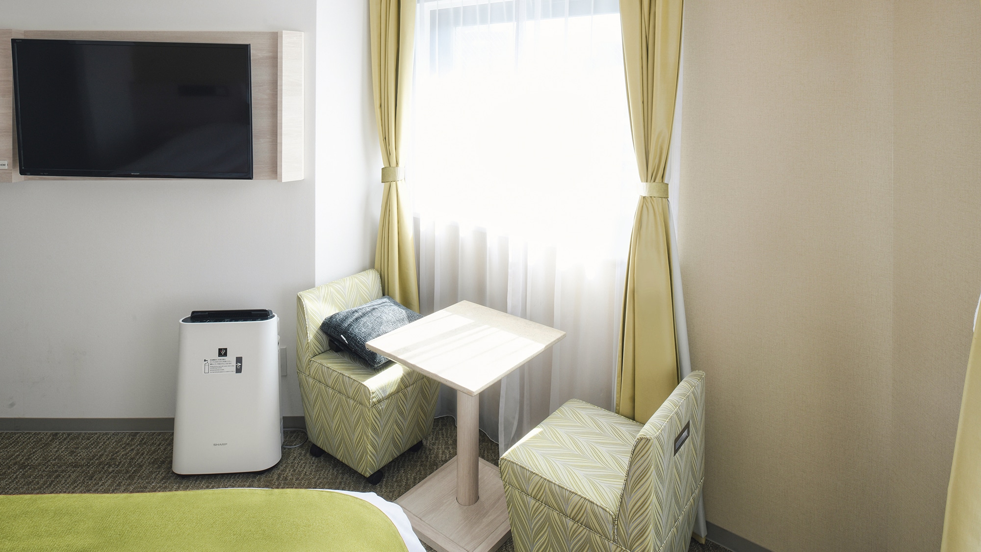 [Superior twin (room 9)] Equipped with a table where you can relax while watching the scenery