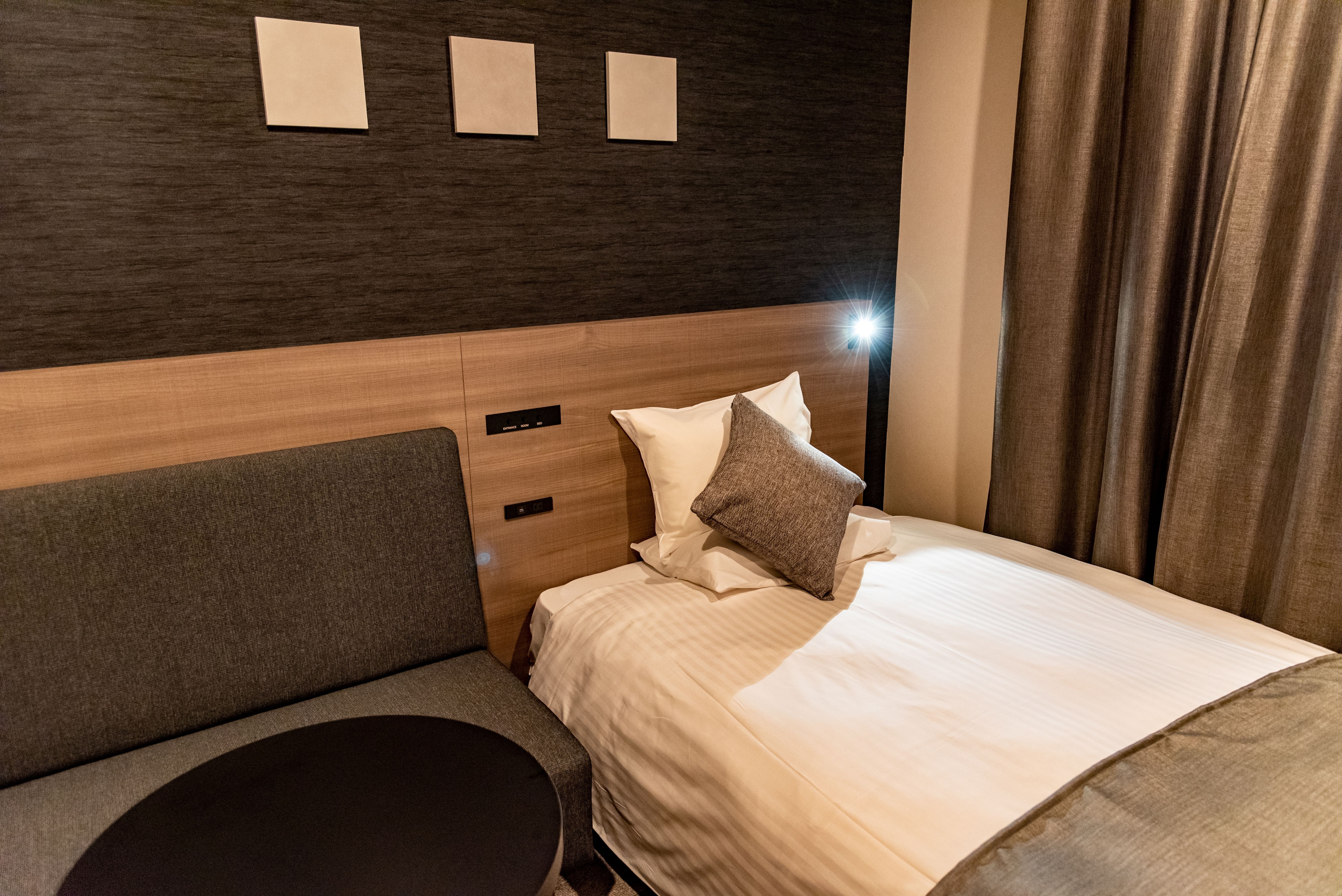 Premium single room (13.26㎡)
