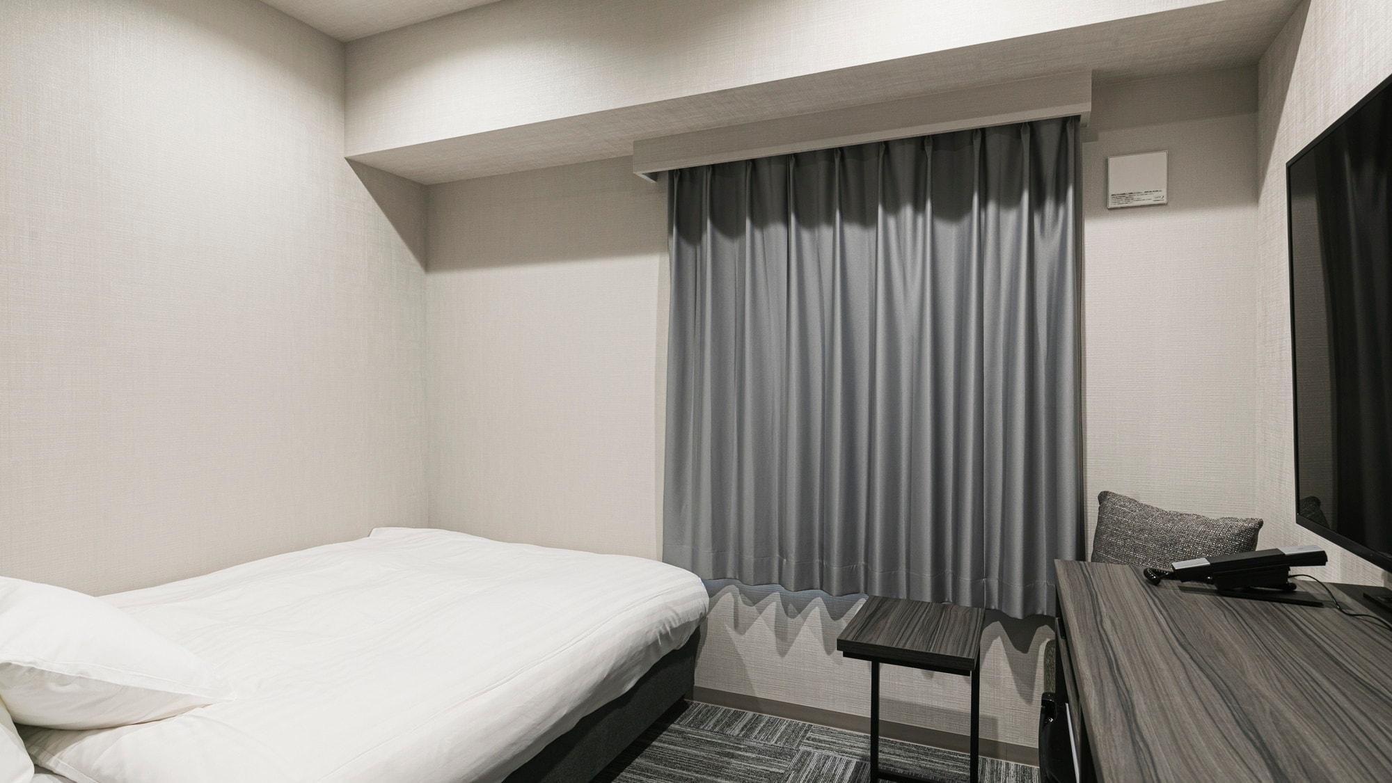 Room/Semi-double/14 square meters (123cm width x 1 bed)