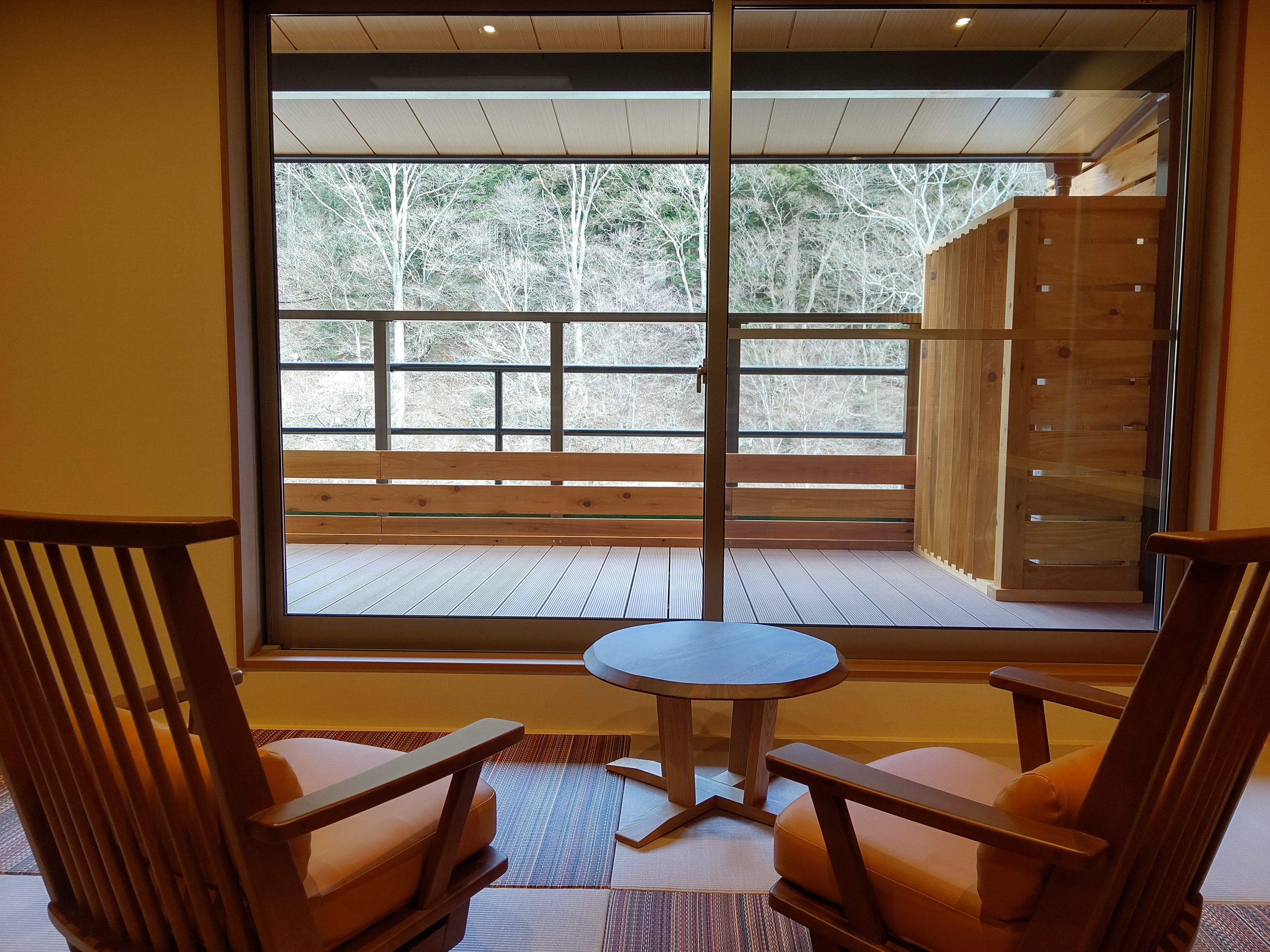 Guest rooms with open-air baths