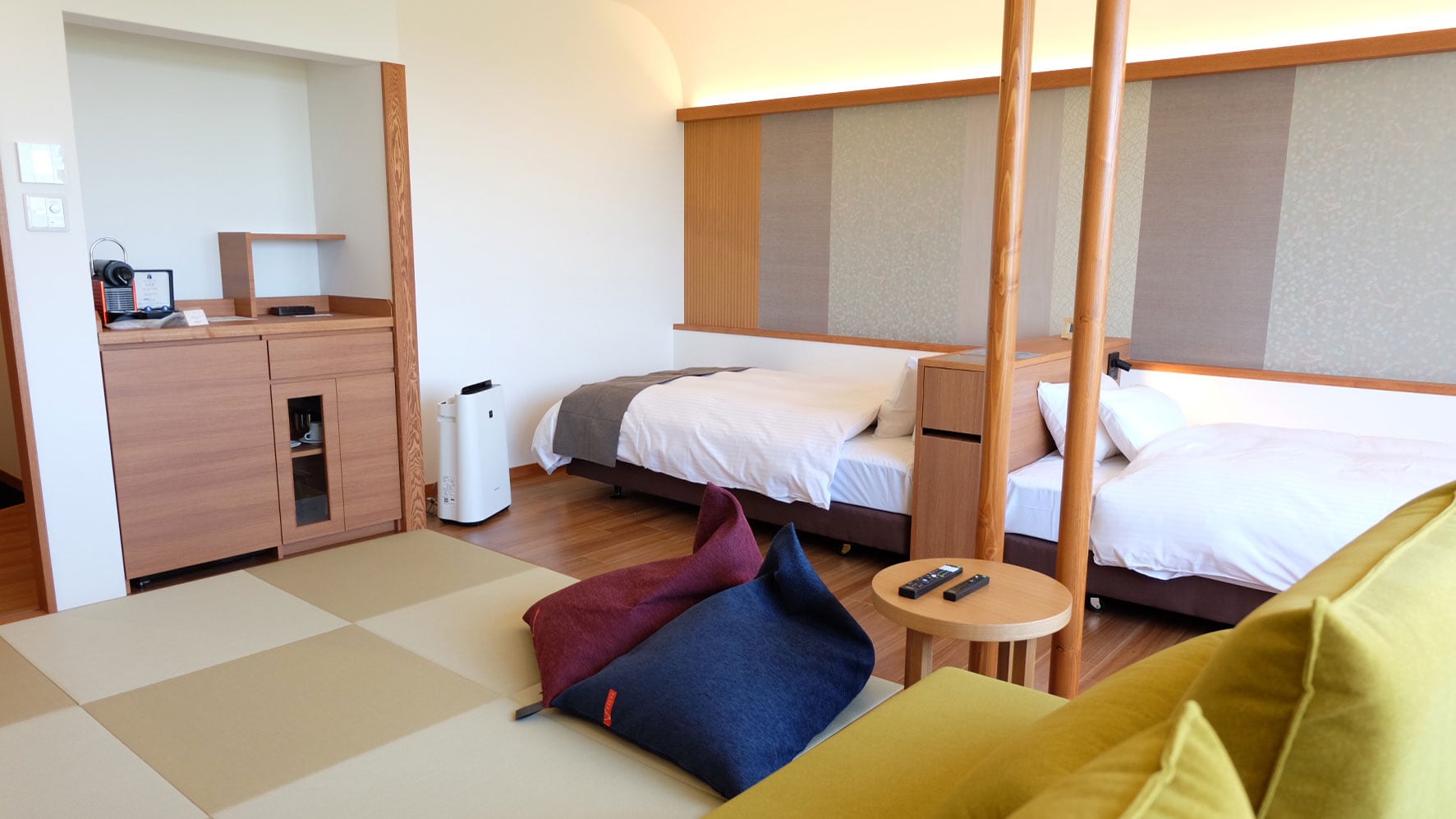 【同步雙床房】床頭對頭排列，推薦女性旅行、情侶、夫妻入住。