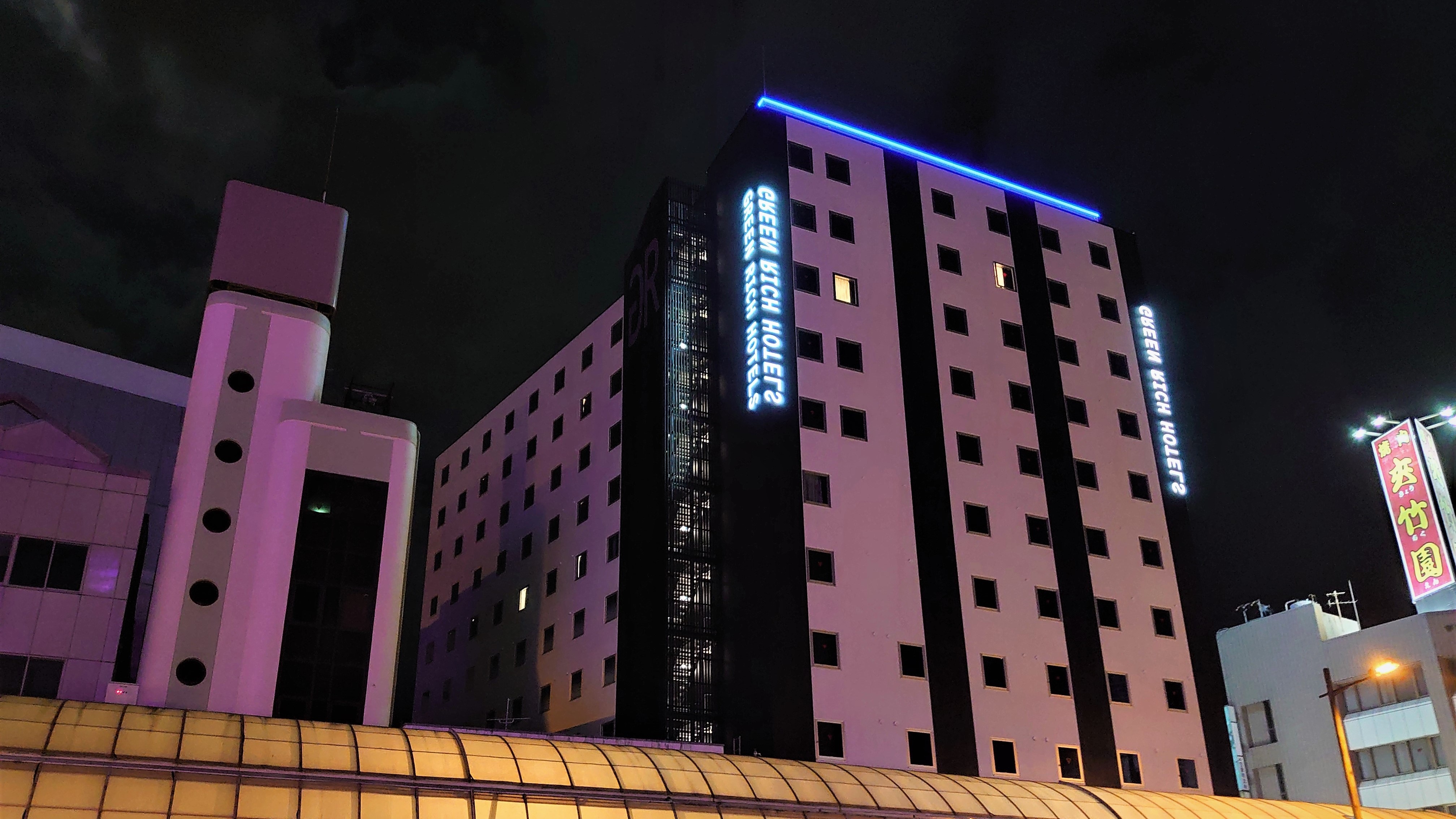 Hotel exterior (night)