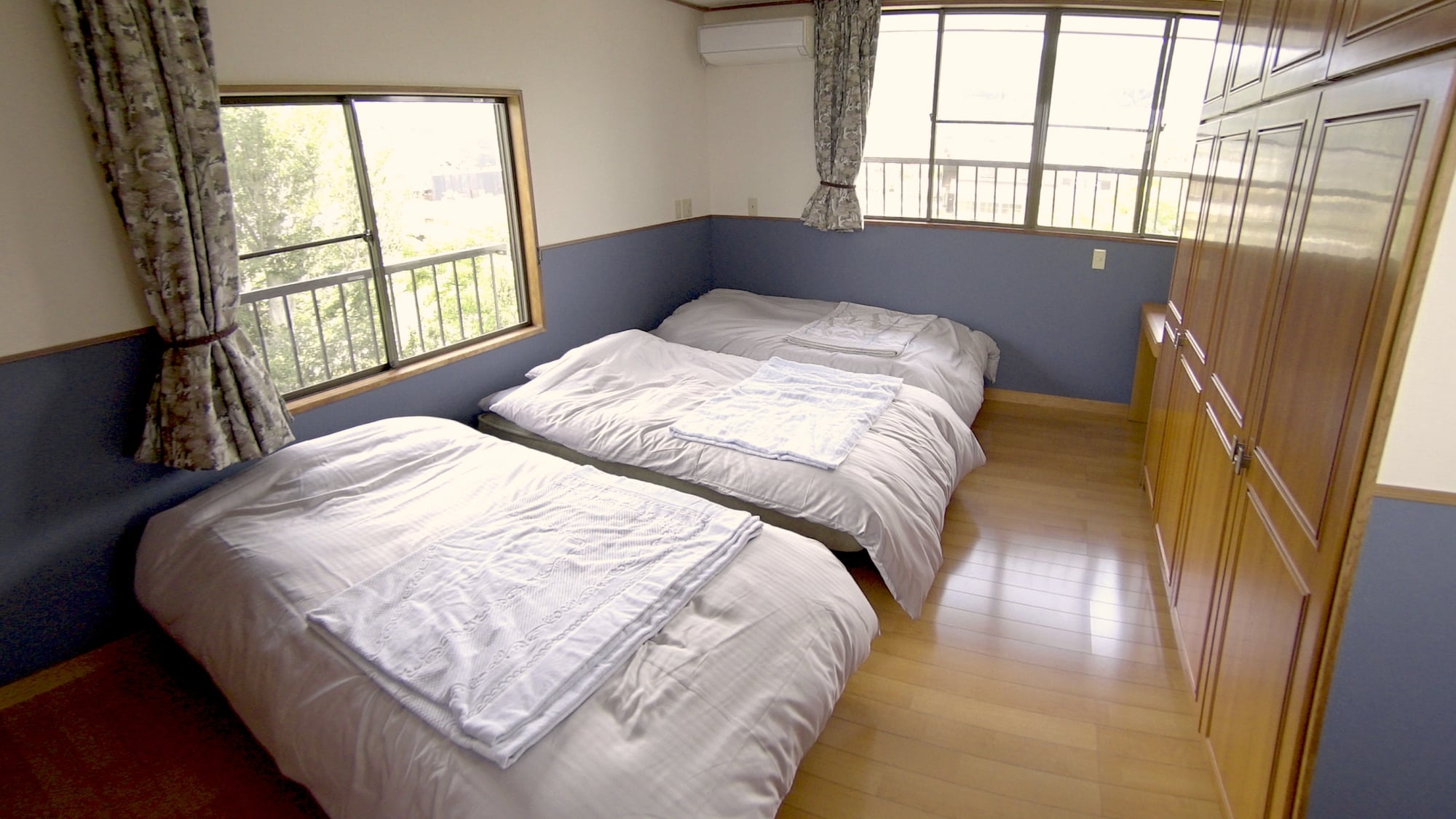 *<花園洋房>臥室（範例）有5張單人床，也提供蒲團。